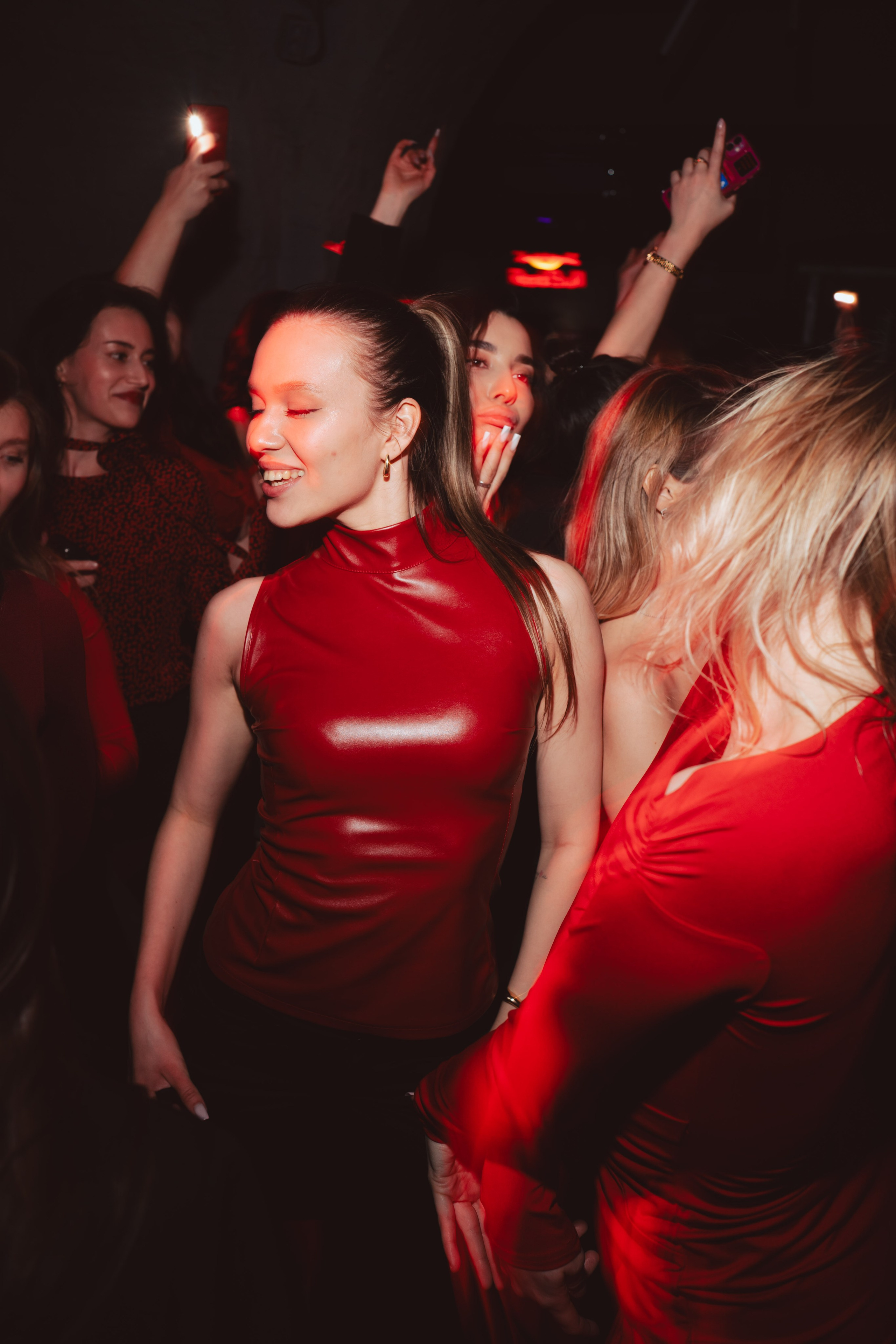 SO STRIP // Woman's moment. Репортажный фотограф в Казани Виктория Трунова