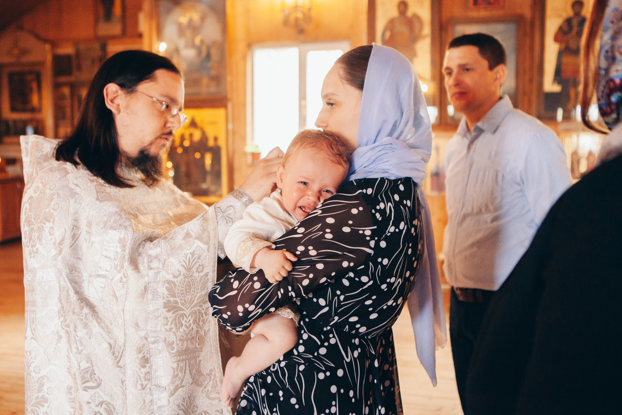 Крещение ребенка в церкви в москве. Фотограф Ольга Ефремова
