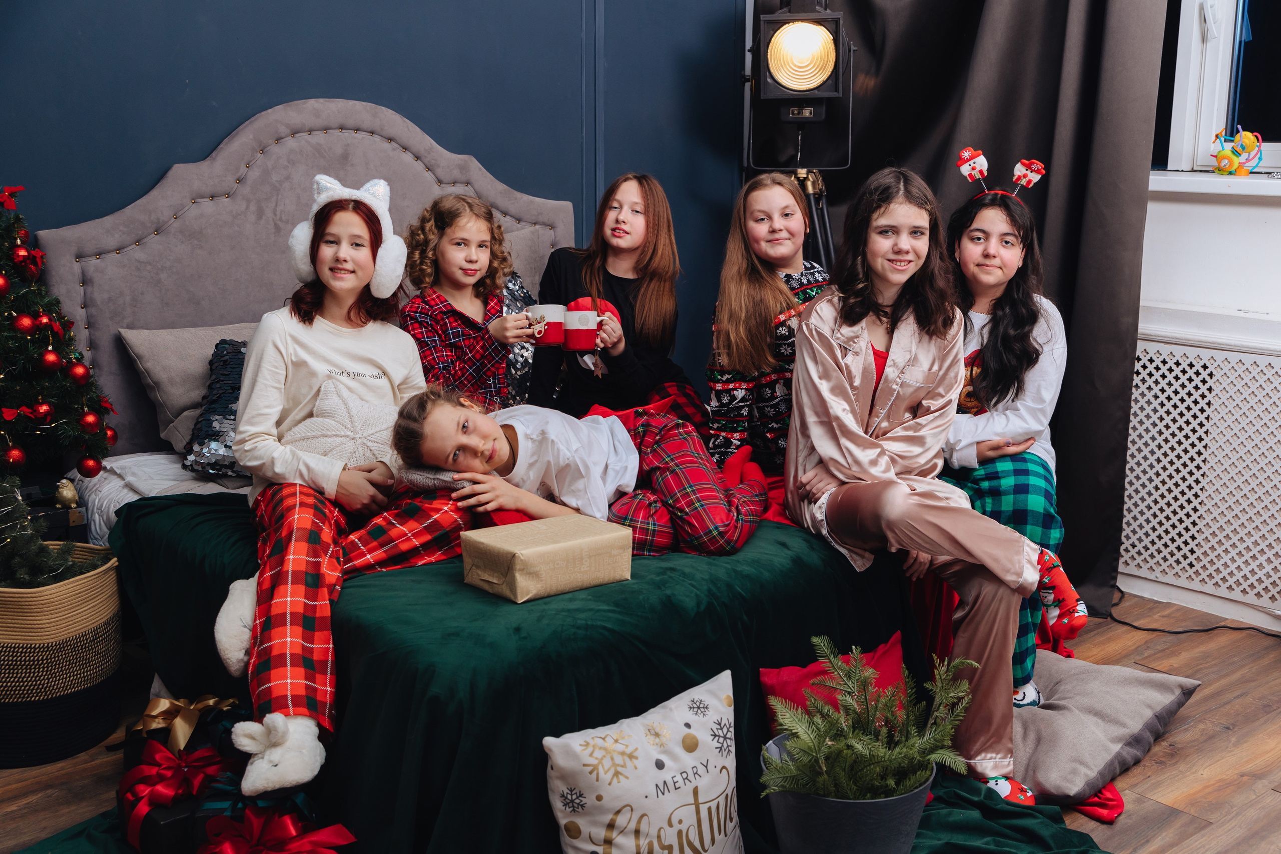 Новогодняя съёмка с одноклассницами. Свадебный, семейный фотограф, контент съёмка. Екатеринбург. Елена Граф