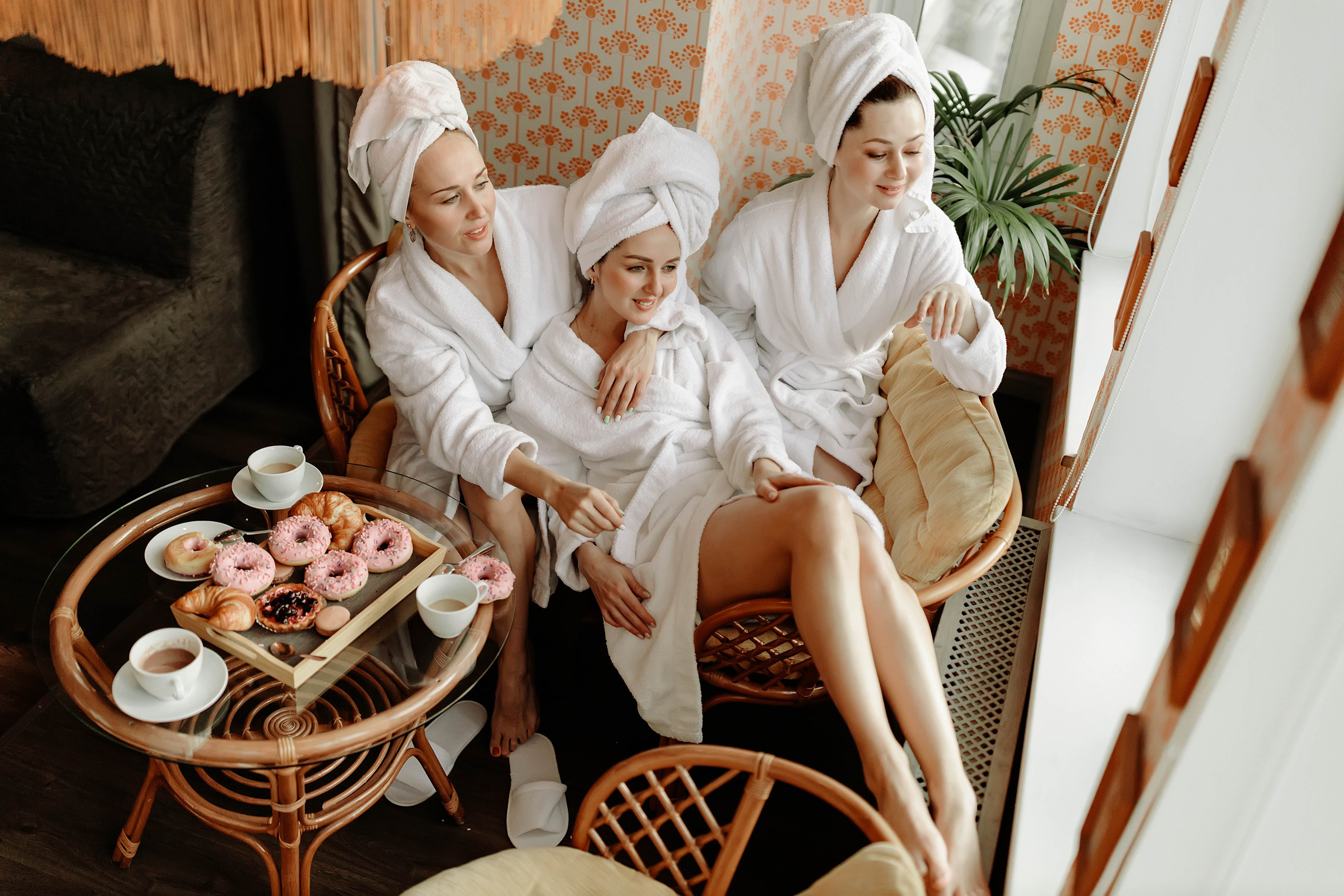 Вкусный девичник в отеле. Фотограф в Санкт-Петербурге Знаменская Ирина