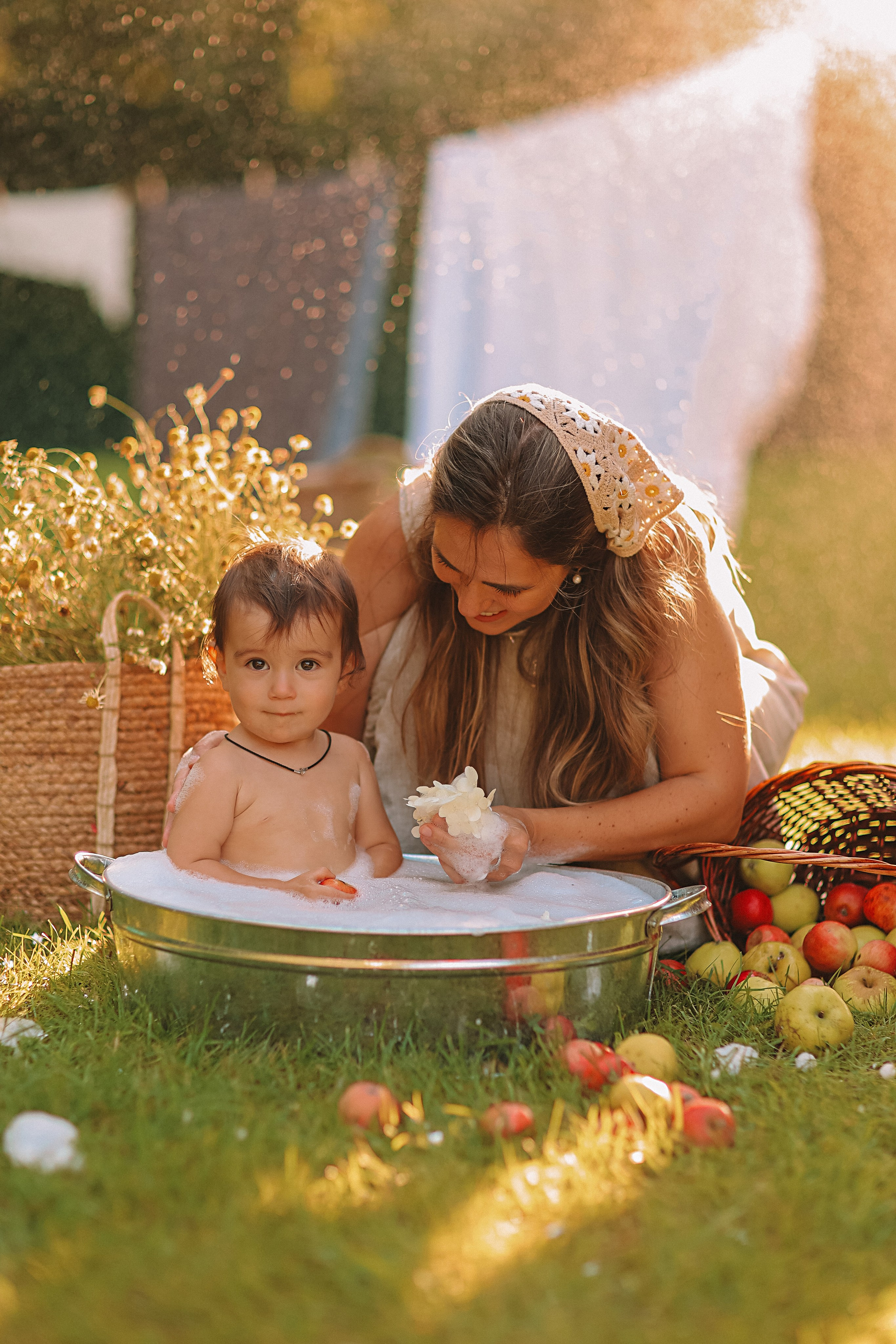 Стирка у дома. Семейный фотограф Тюмень, фотограф на роды Салмина Мария