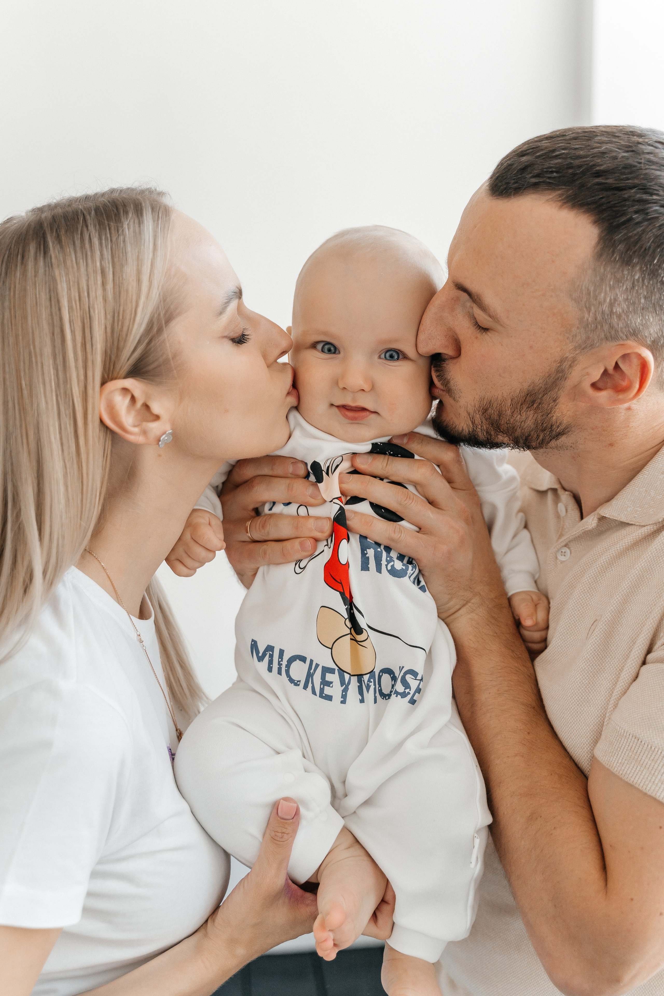 Саша, Юля и Лев. Волик Мария