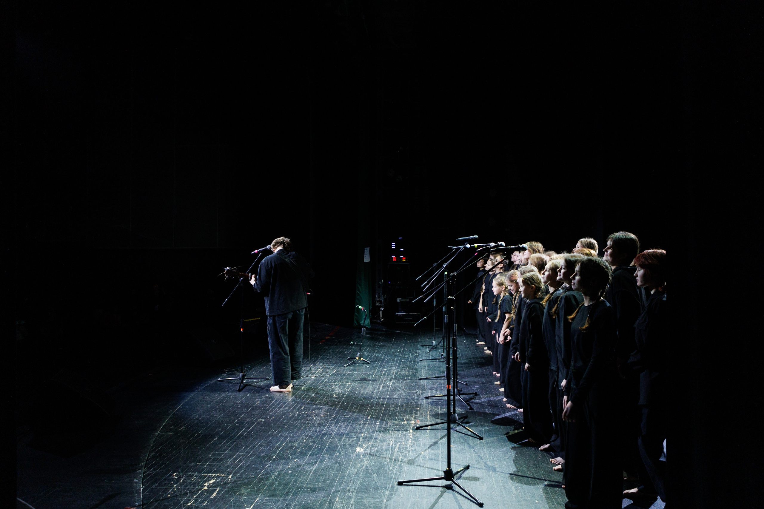 Выксунская премьера «Громко и Честно. Бонд с кнопкой». Фотограф городских и семейных событий Артем Карпухин