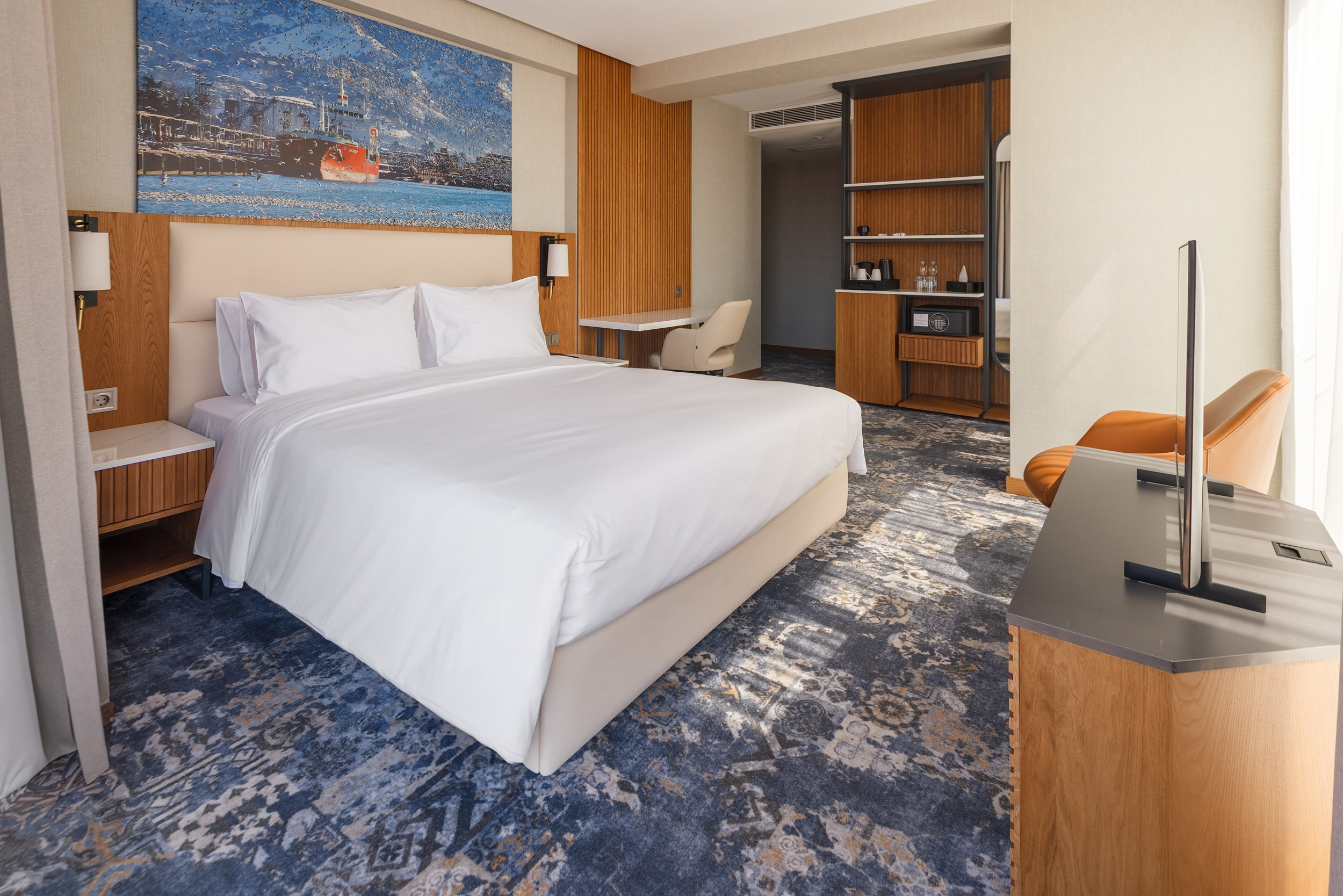 HOTEL PIAZZA EPIGRAPH (BATUMI). Режиссёр, клипмейкер, фотограф — Андрей Охота