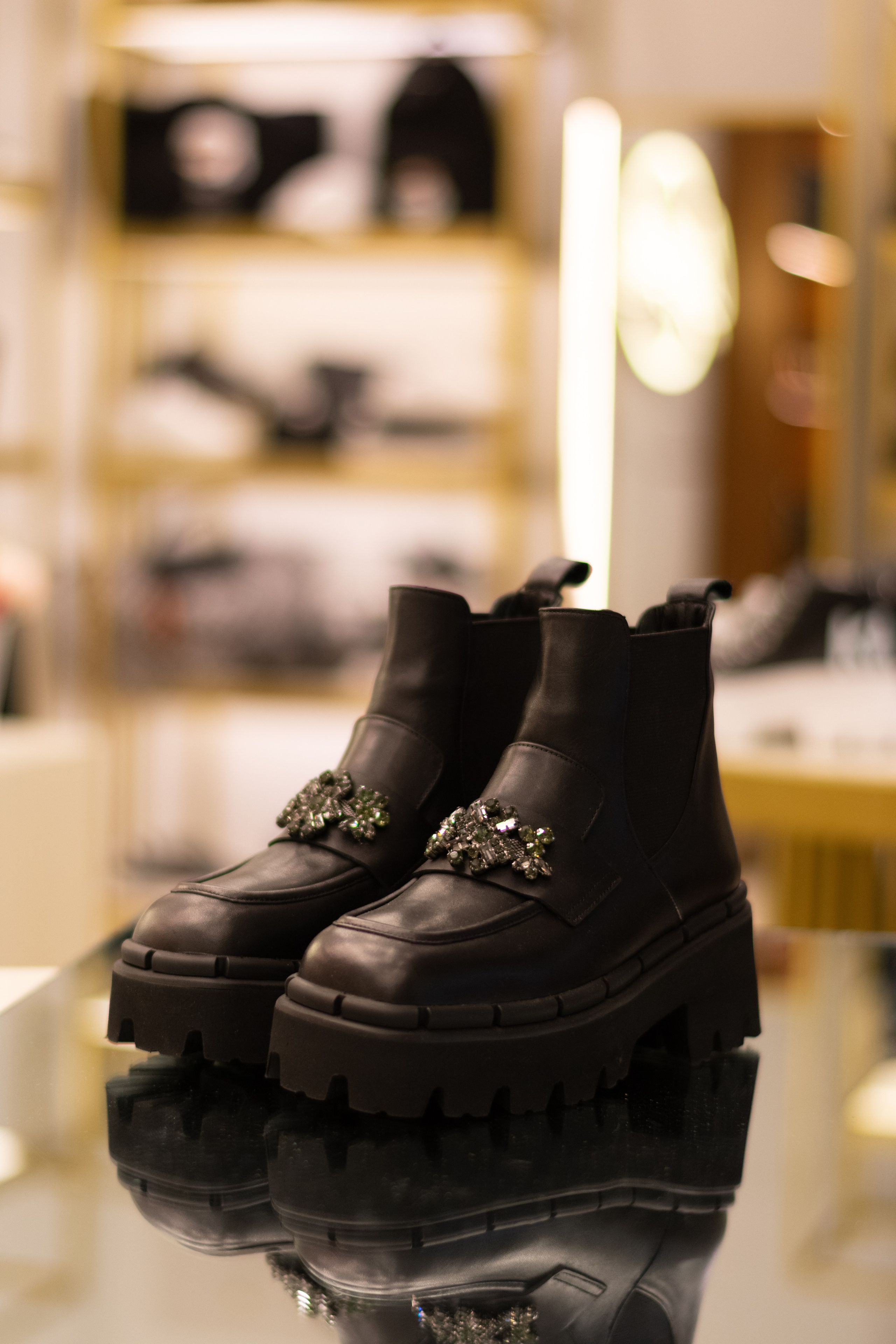 Для организаций. Предметная фотосессия для обувного магазина Capsula. Фотограф/видеограф Богдан Голованов