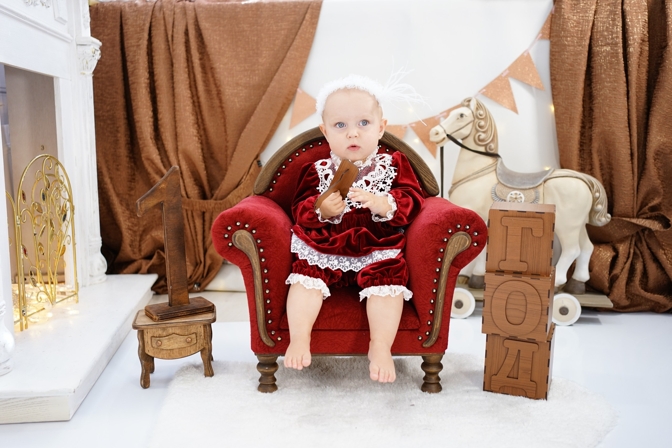 Бордовая зона. Детская Фотостудия ГОДОВАСИКИ в Санкт-Петербурге фотосесия на годик