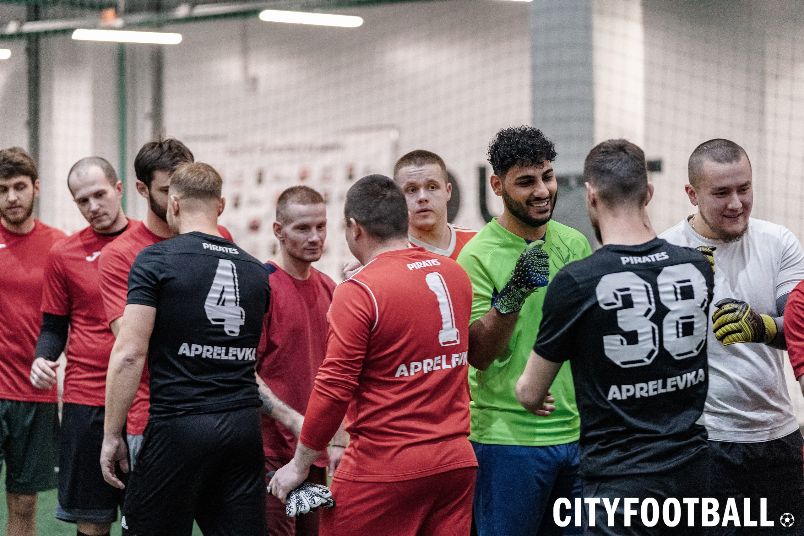 Турнирные игры взрослой лиги CityFootball Солнцево. Фотограф Владимир Бакарюк