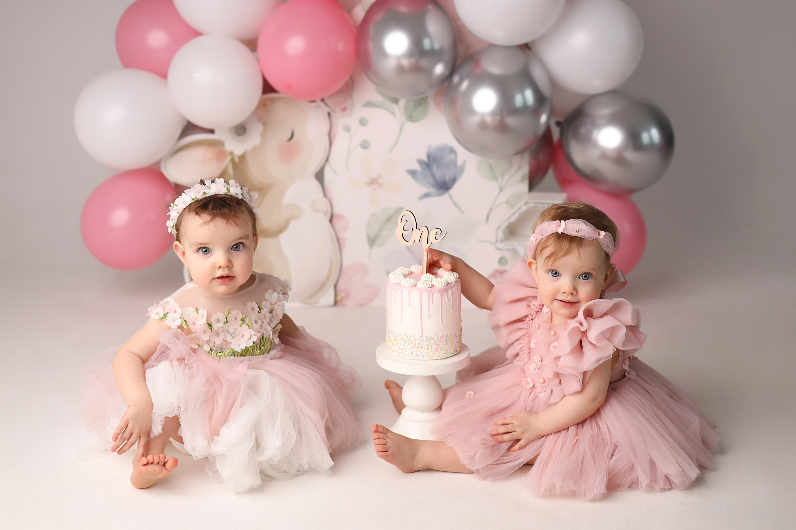 Фотосессия двойняшек на 1 годик. Фотограф новорожденных Москва. Ньюборн фотограф Москва