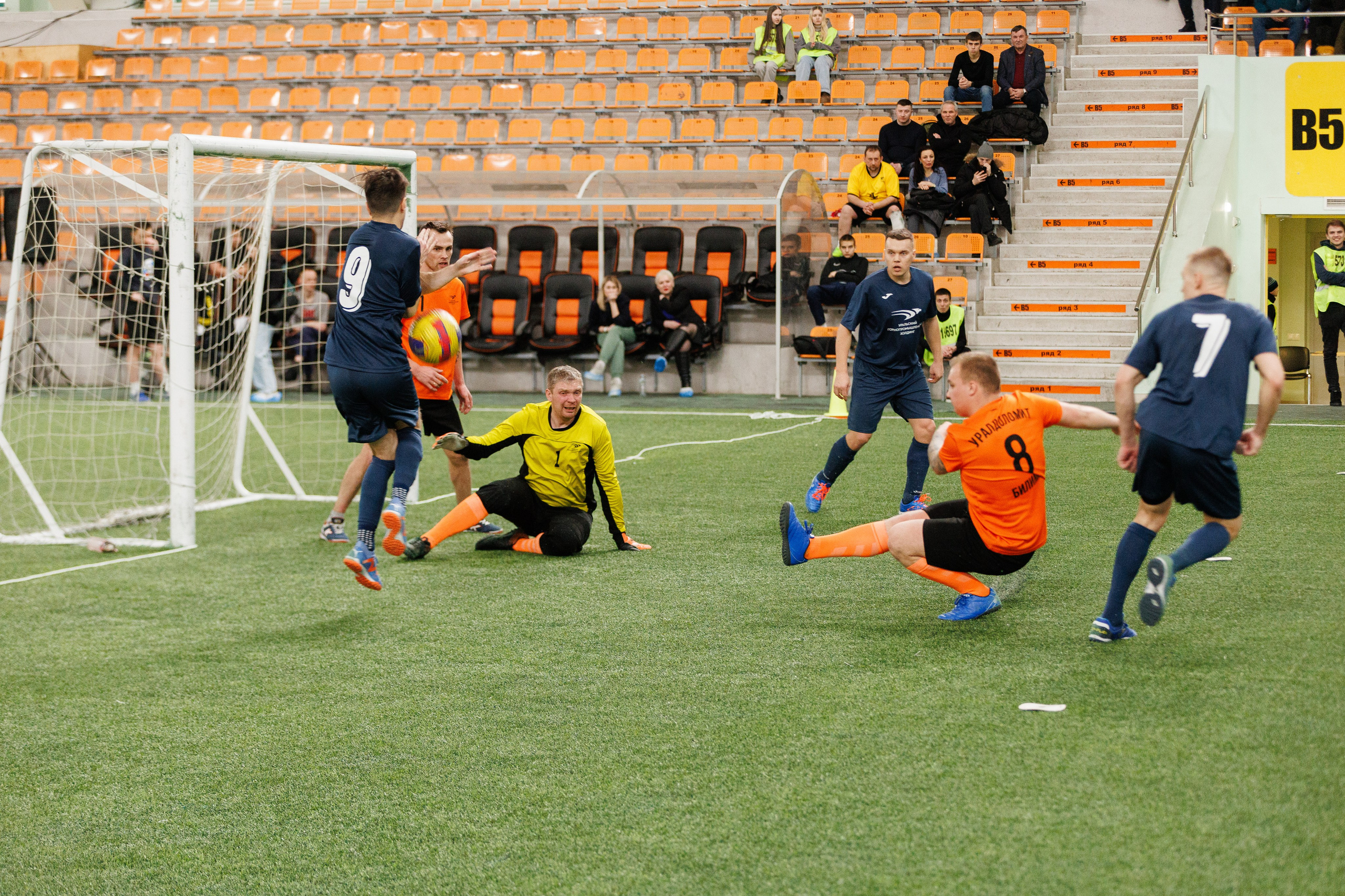 Фотограф на корпоративный футбольный турнир. Контент для бизнеса в Екатеринбурге Полдень Медиа