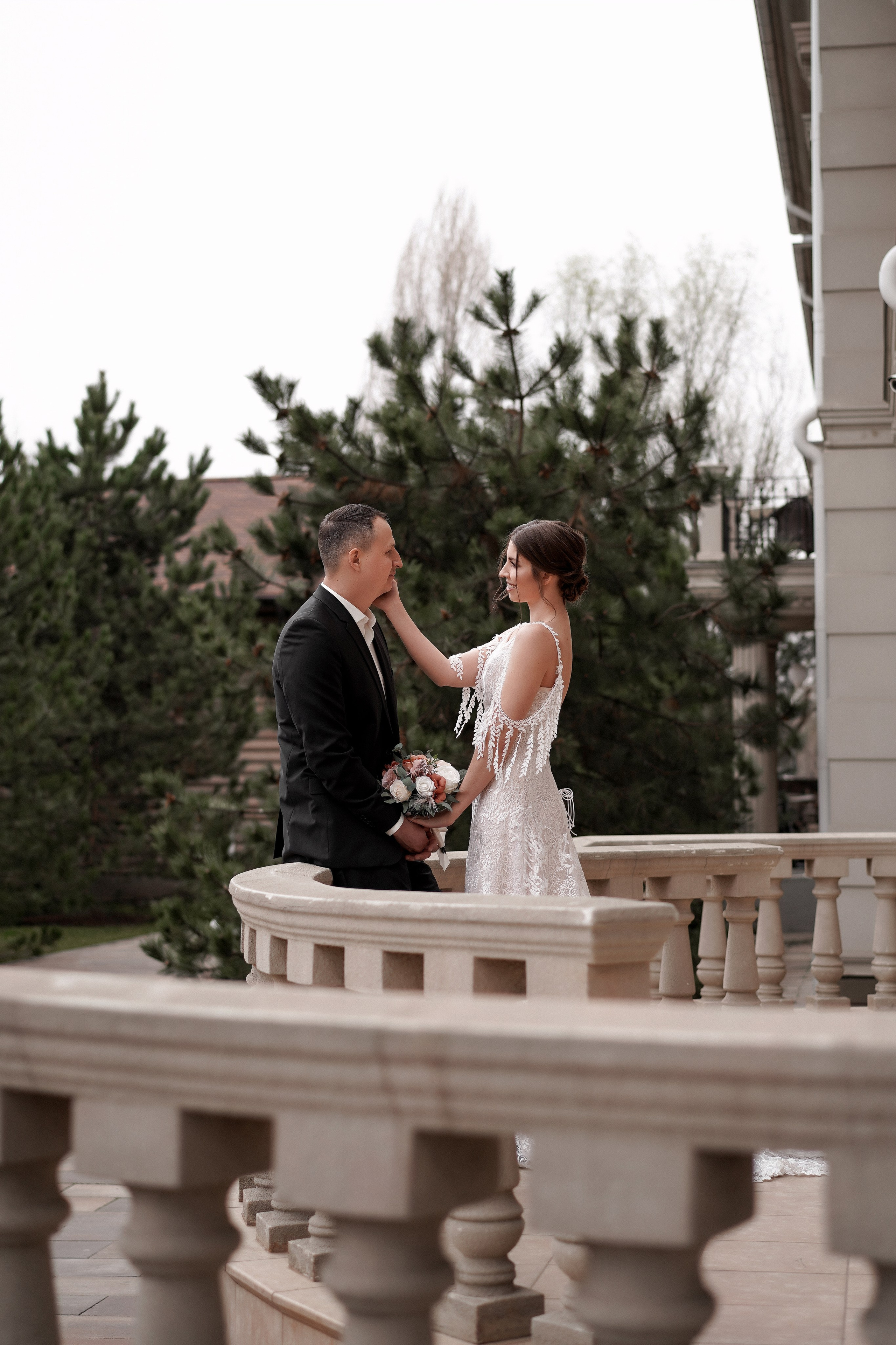 Свадебная фотосессия в Графском парке. Ростов-на-Дону. Свадебный фотограф в Ростове-на-Дону. Таинство Крещения и Венчания, семейные фотосессии. Алёна Чёботова