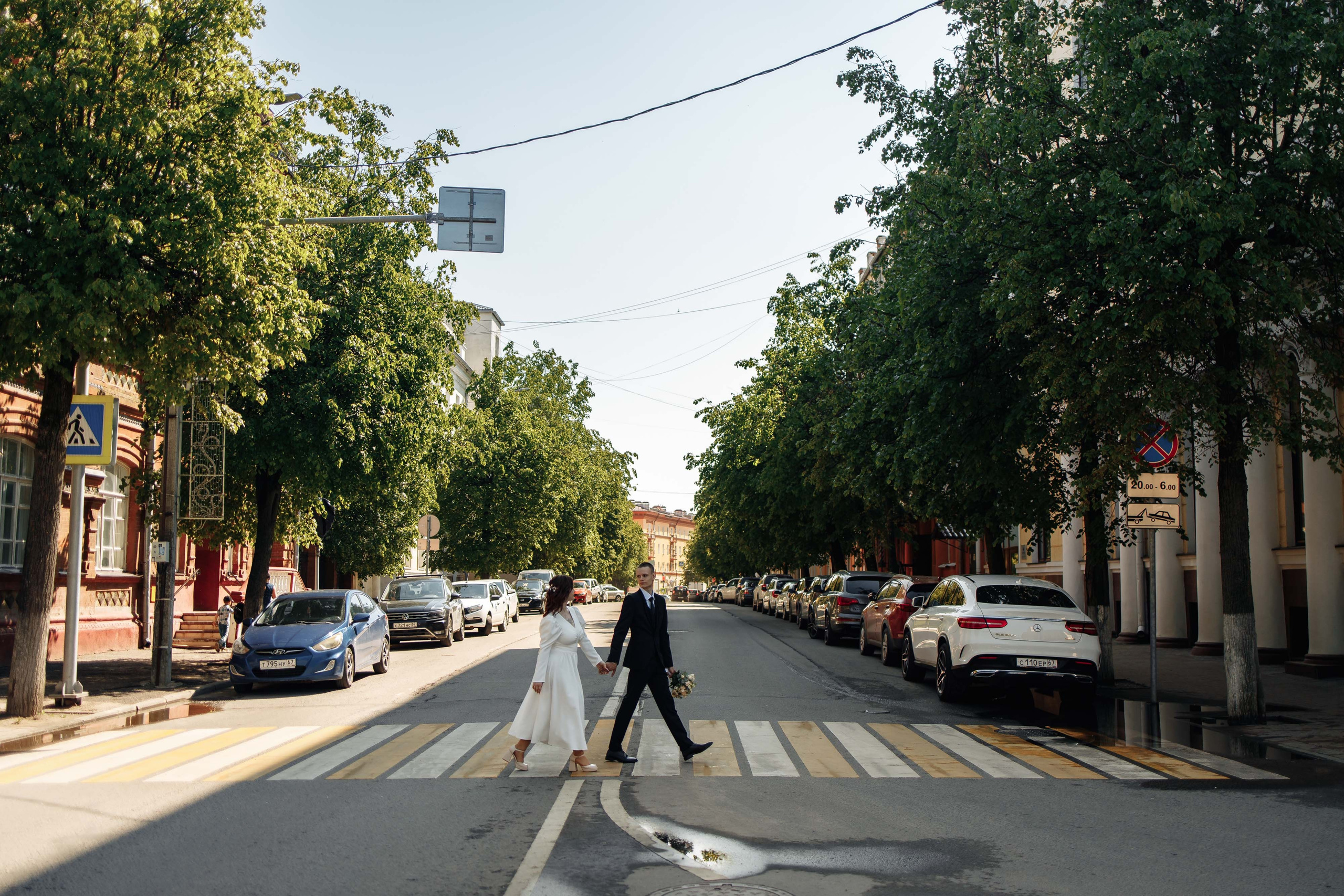 Свадебная прогулка в Смоленске. Свадебный фотограф Вашкевич Денис