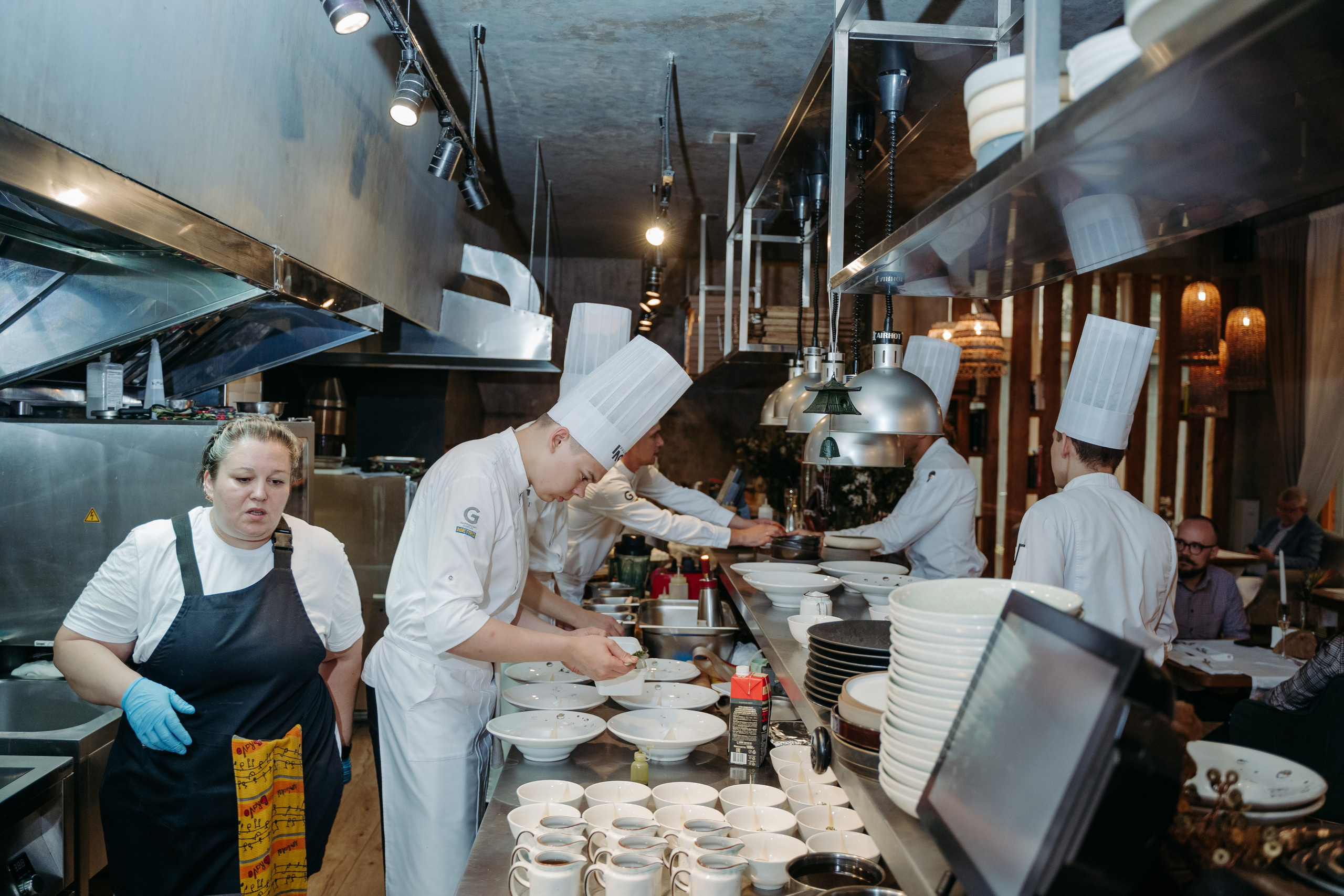 Открытый ужин с Mishlen Шеф Поварами. Репортажный и свадебный фотограф в Москве Рая Небогатова
