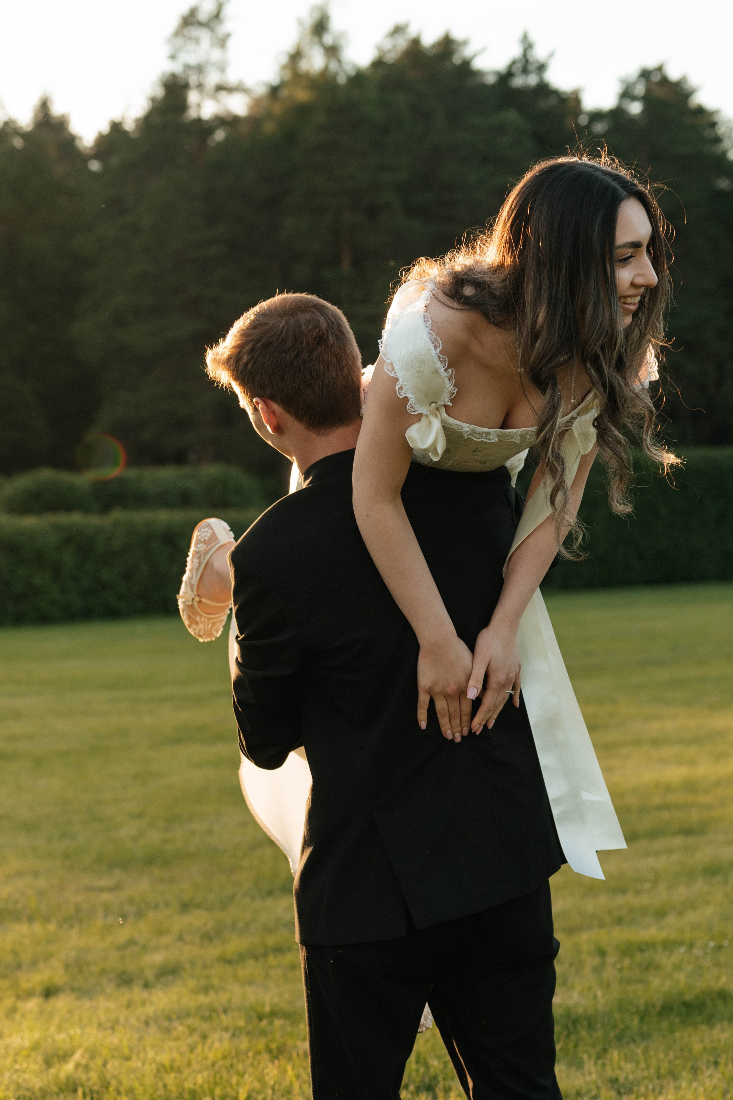 Прогулка в Архангельском на закате. Свадебный фотограф Москва Александра Аверкова
