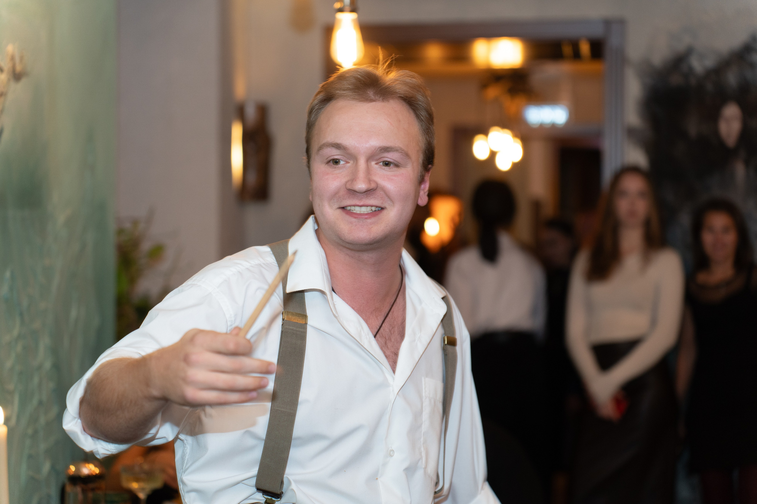 Лед и ложка. Для тех, кто не ждёт удачи, а создаёт её. Каждая фотосессия — это твой момент, твой стиль, твой успех. 📸