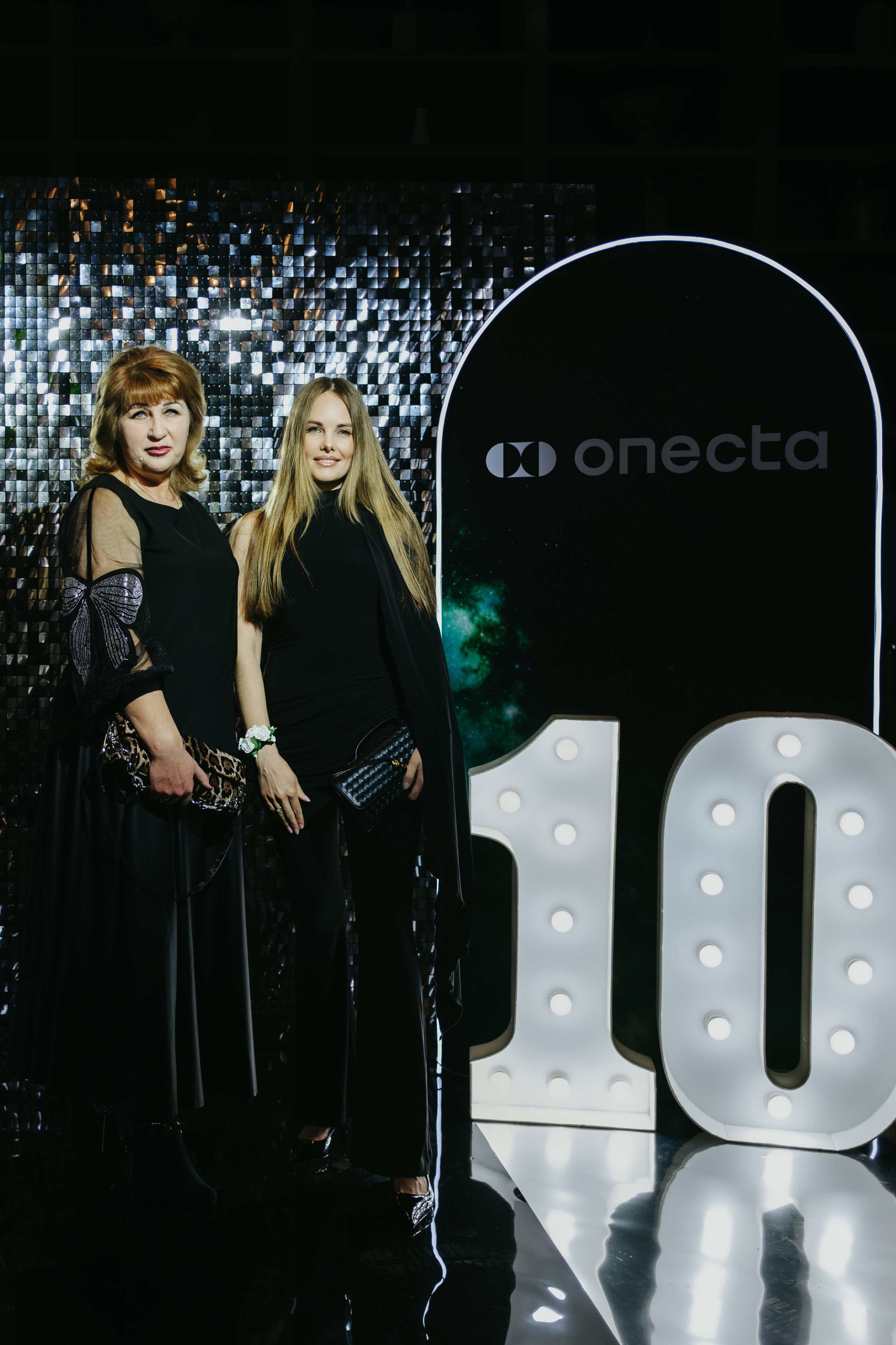 Корпоратив в Сириусу (Адлер) 10 лет компании. Свадебный фотограф Денис Ожигин в Краснодаре и крае. Эмоциональная и стильная съемка вашего дня