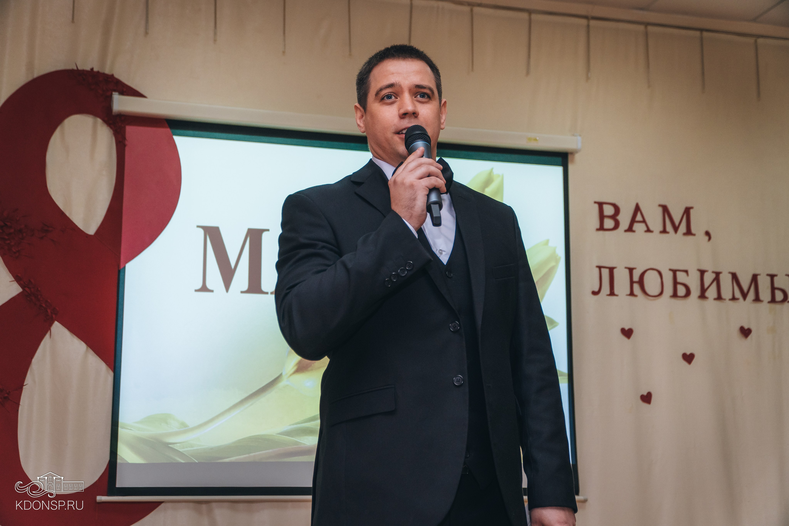 В преддверии праздника весны. Новотитаровский Дом культуры