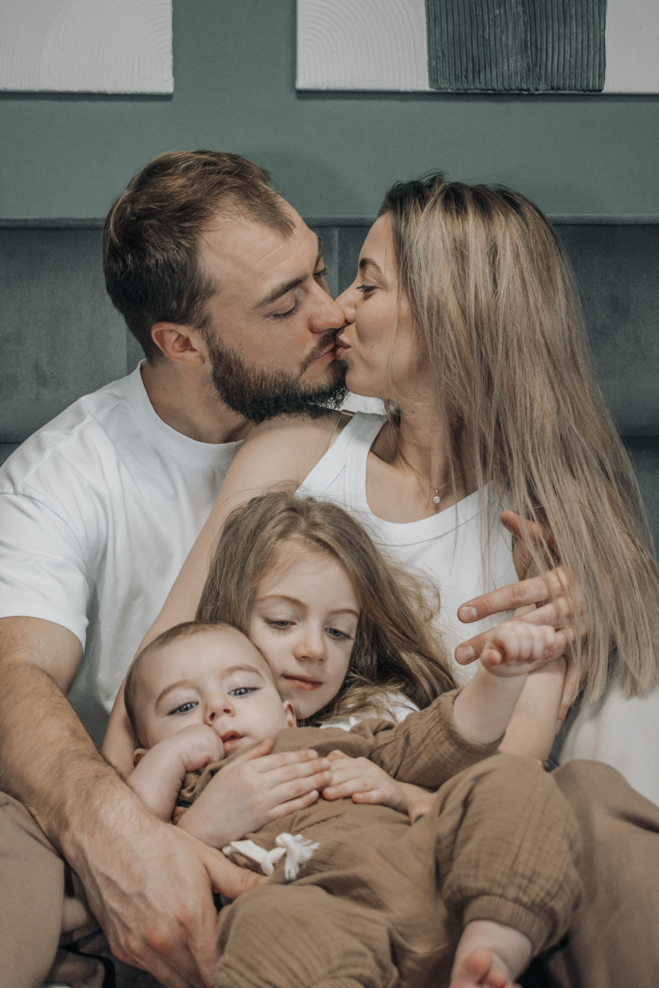 Кирилл и Эльмира. Домашняя съемка. Фотограф-ретушер в Крыму Юля Лобурец