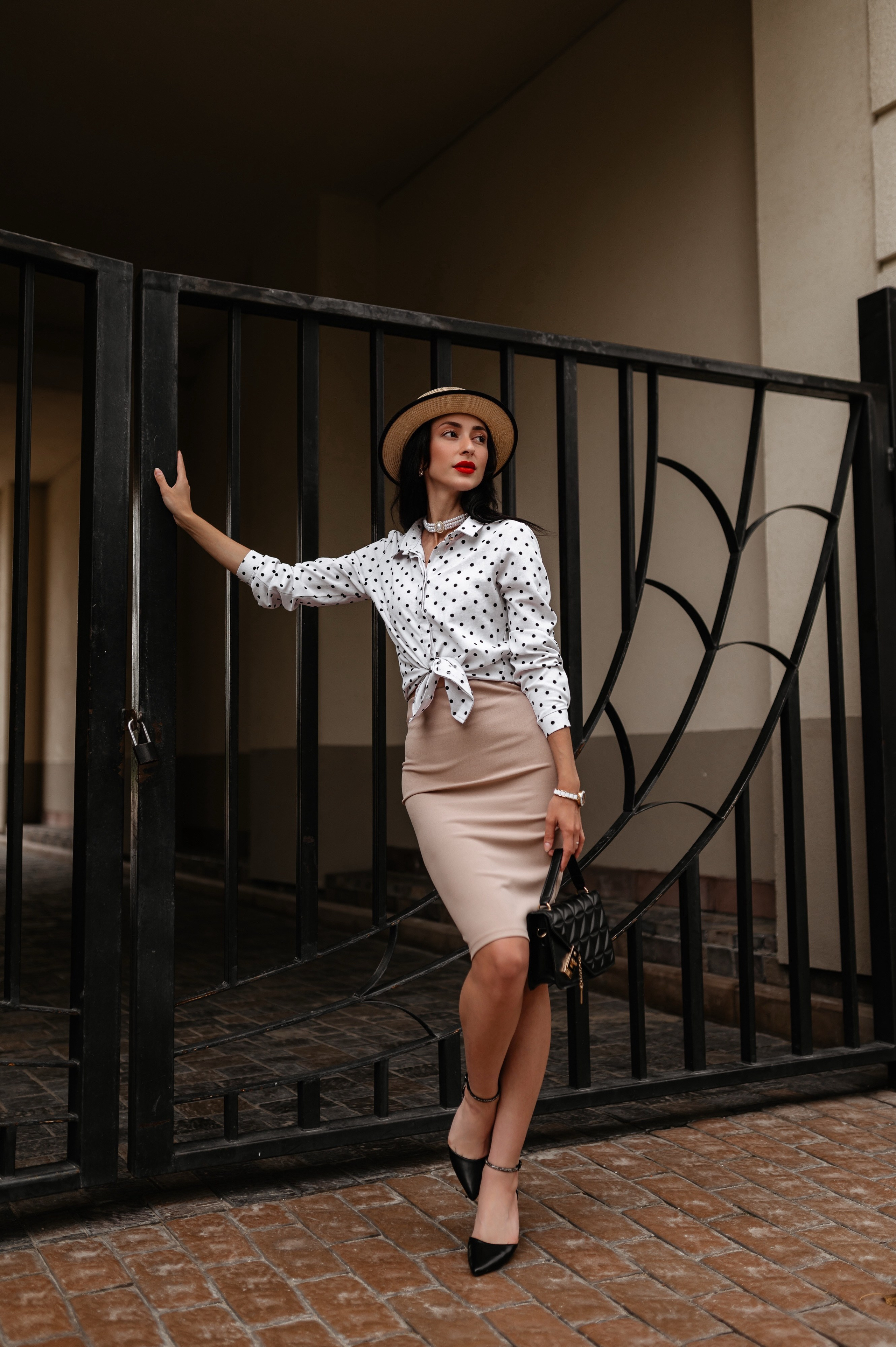 В стиле old many. Главная