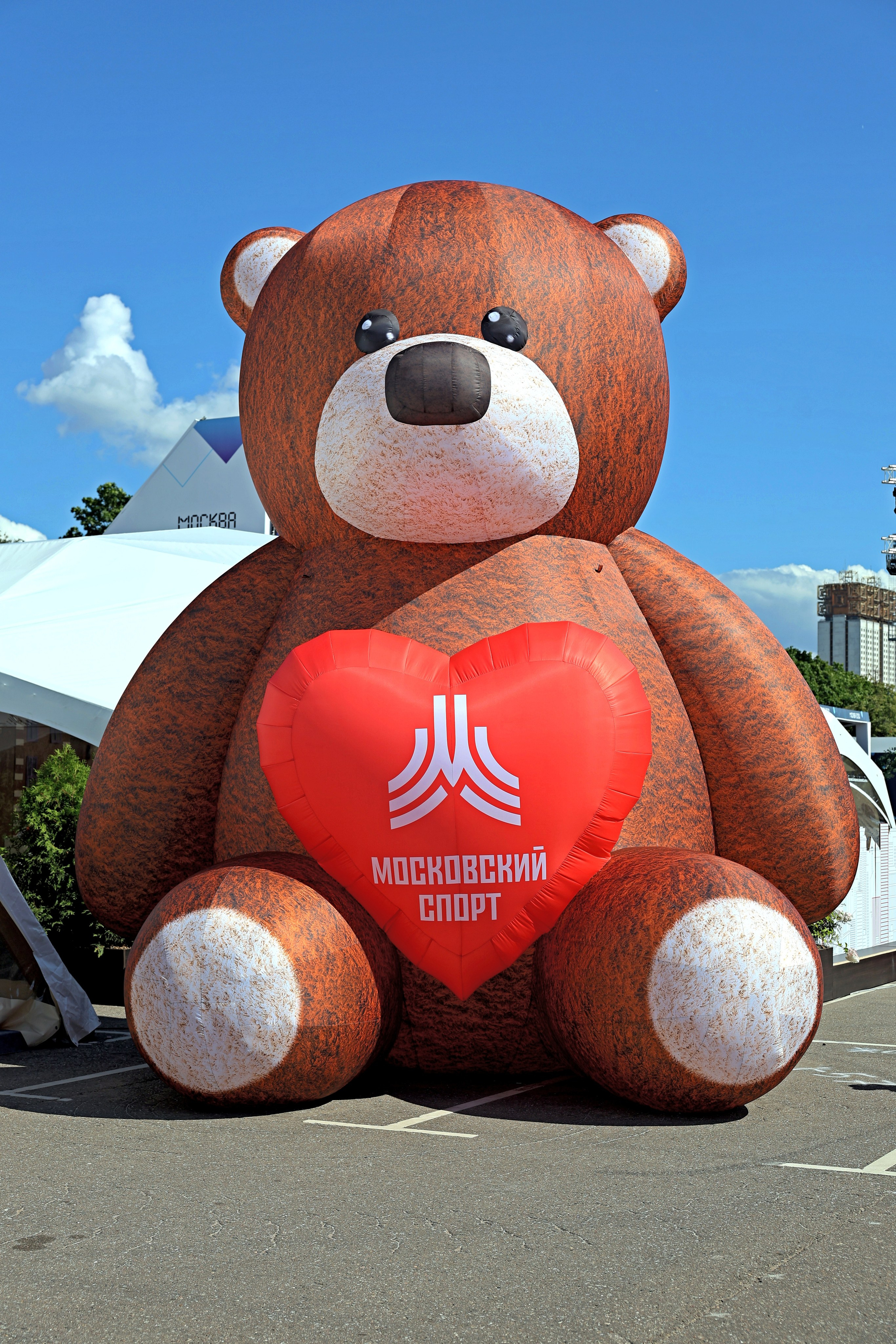 Почти Олимпийский мишка в Лужниках