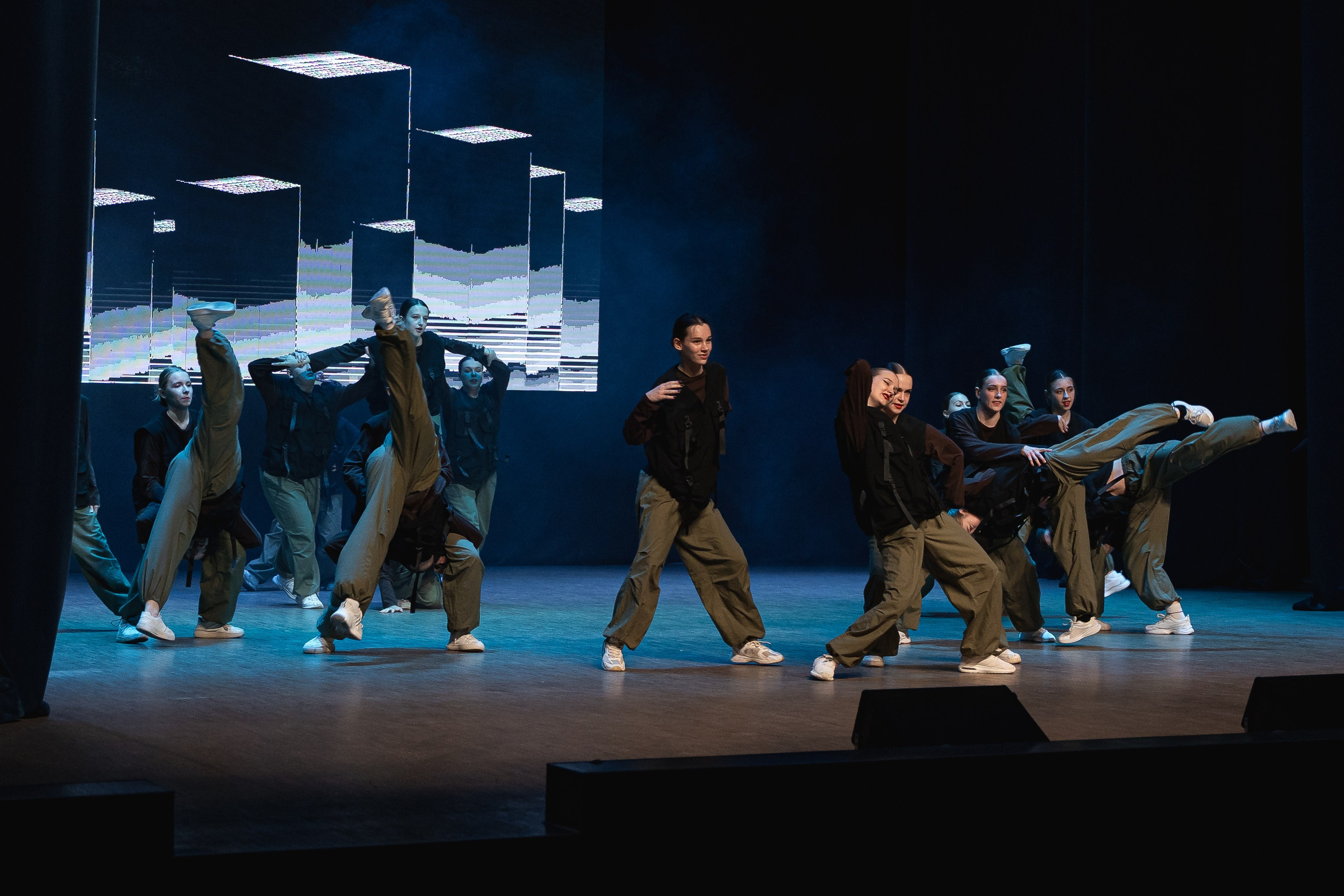 Отчётный концерт танцевально-спортивного клуба «PULSE». Портретный и репортажный фотограф в Воронеже: Анастасия Пузикова