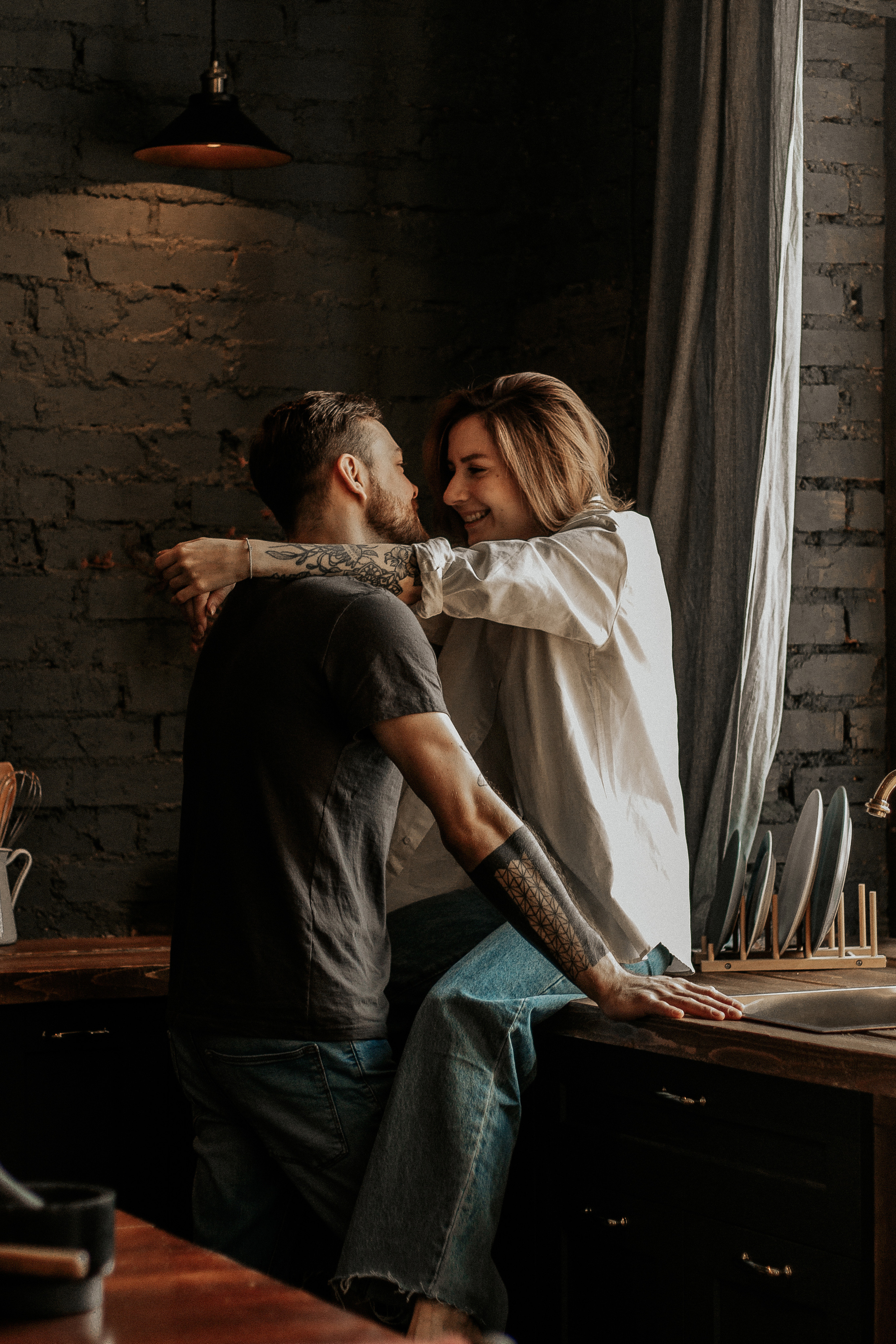 Лайфстайл фотосессия для двоих на кухне. Фотограф в Санкт-Петербурге Лиза Семченкова