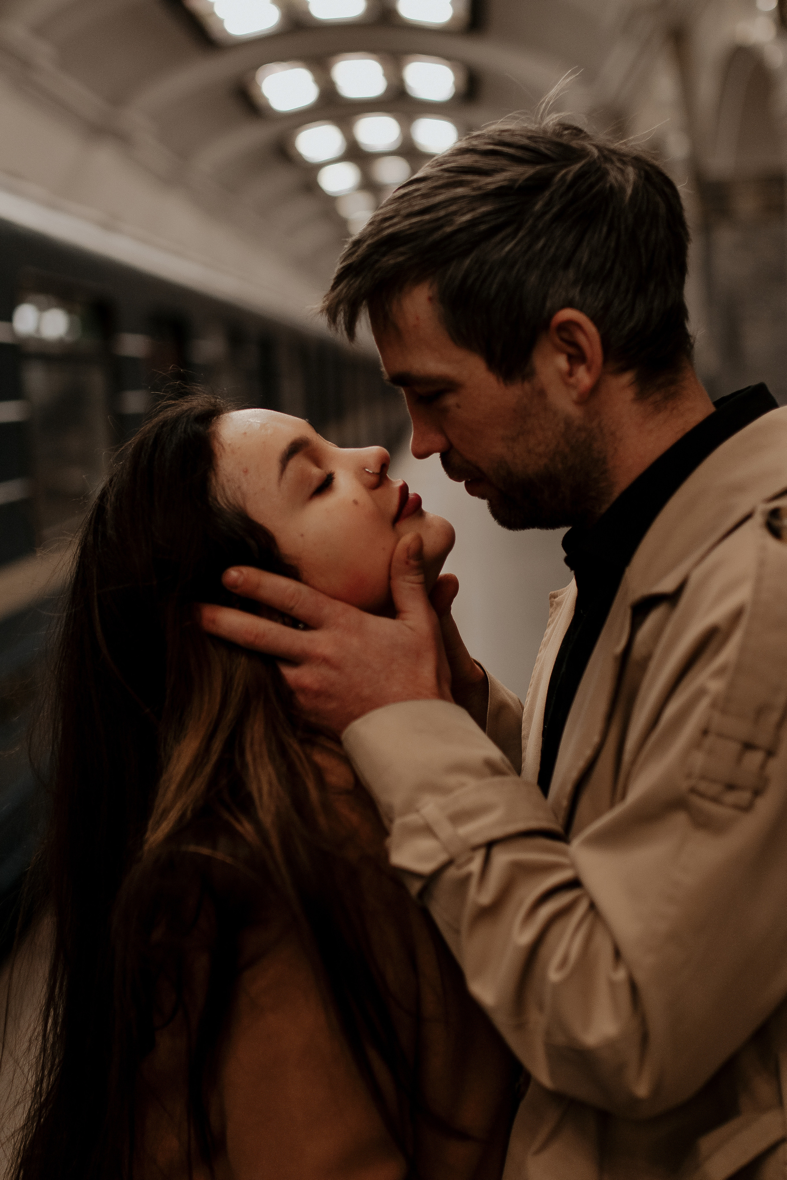 Lovestory в метро Петербурга. Фотограф в Санкт-Петербурге Лиза Семченкова