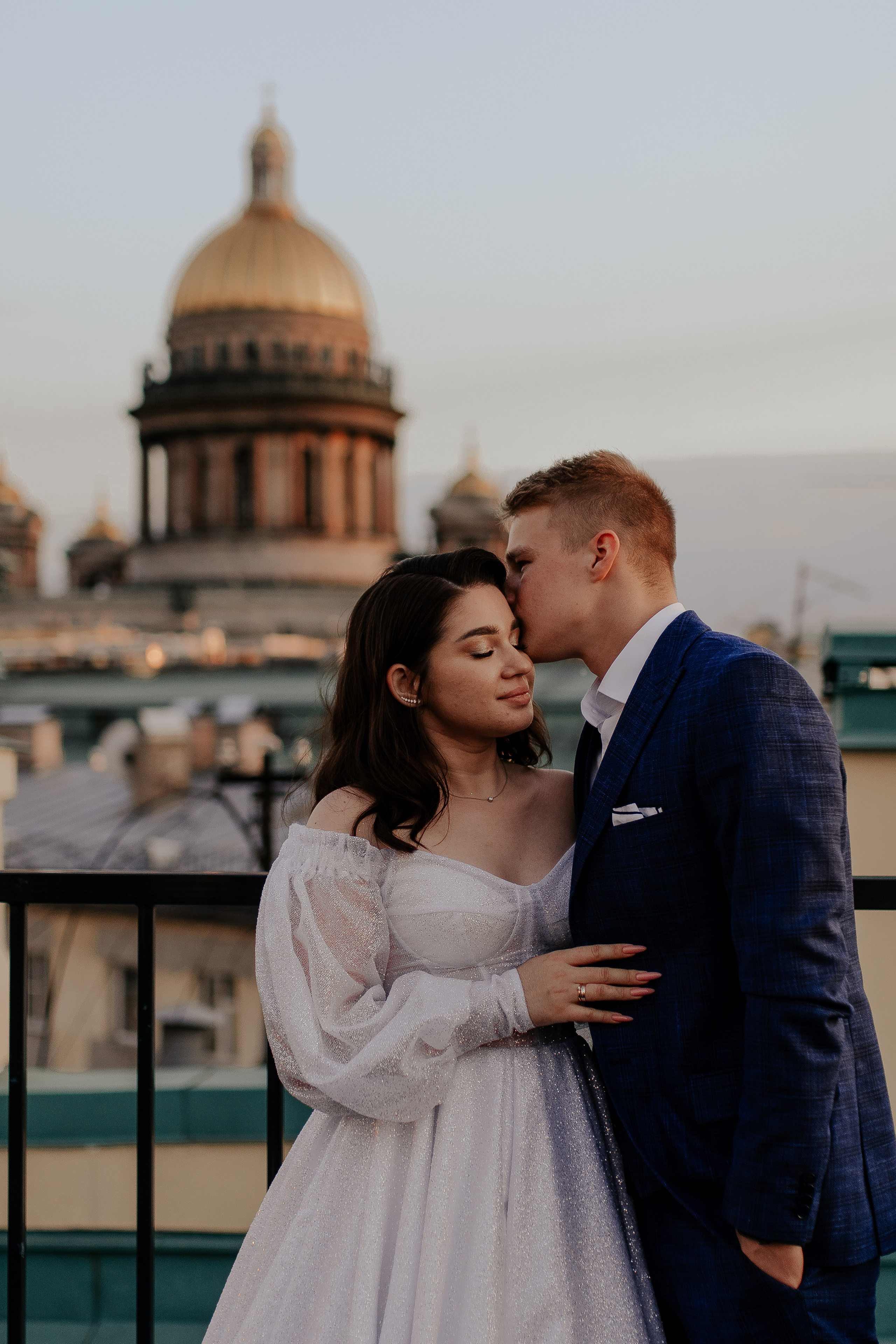 Свадьба проведенная вдвоем в самом романтичном городе. Фотограф в Санкт-Петербурге Лиза Семченкова