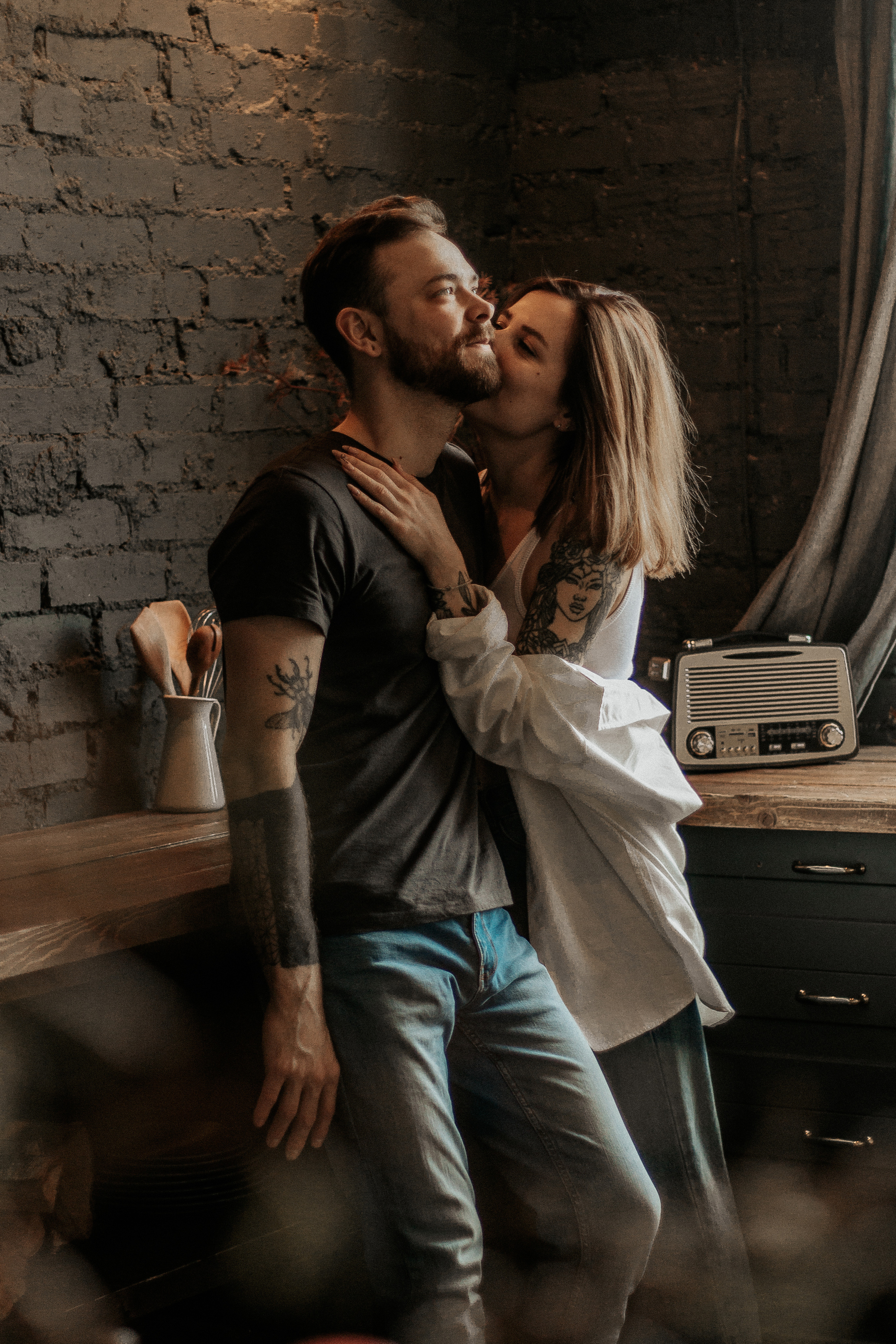 Лайфстайл фотосессия для двоих на кухне. Фотограф в Санкт-Петербурге Лиза Семченкова