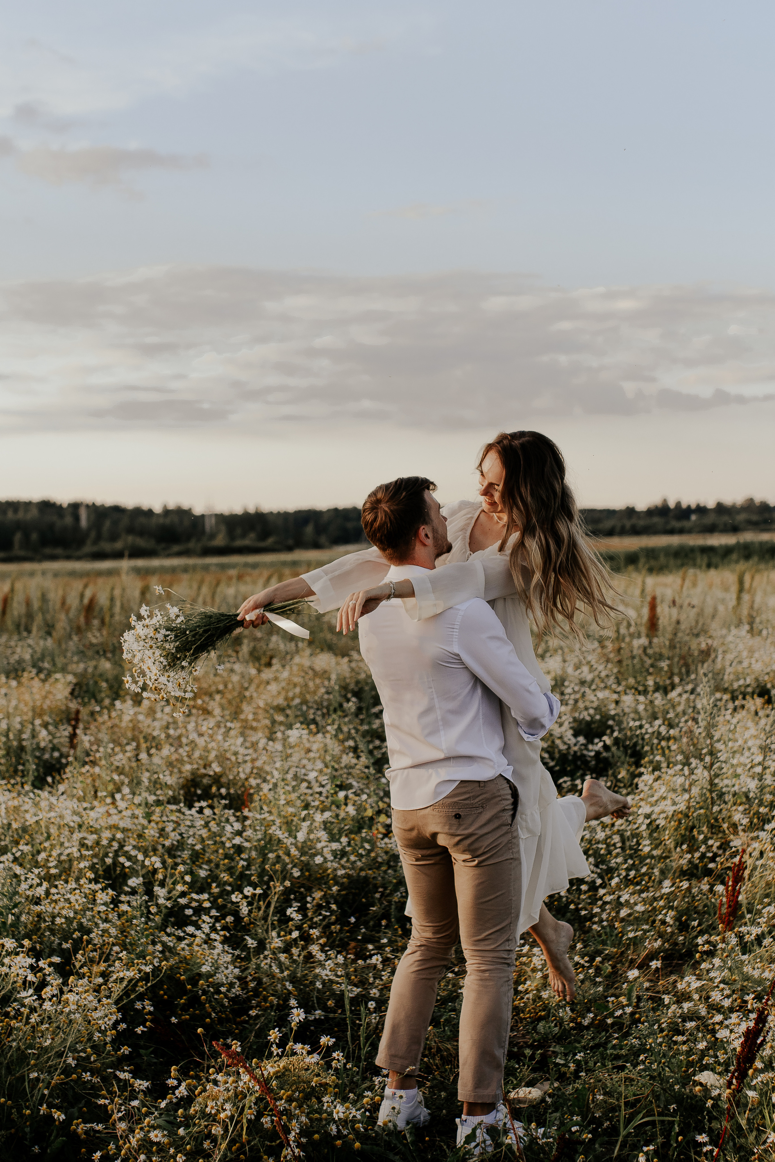 Нежная история любви в поле. Фотограф в Санкт-Петербурге Лиза Семченкова