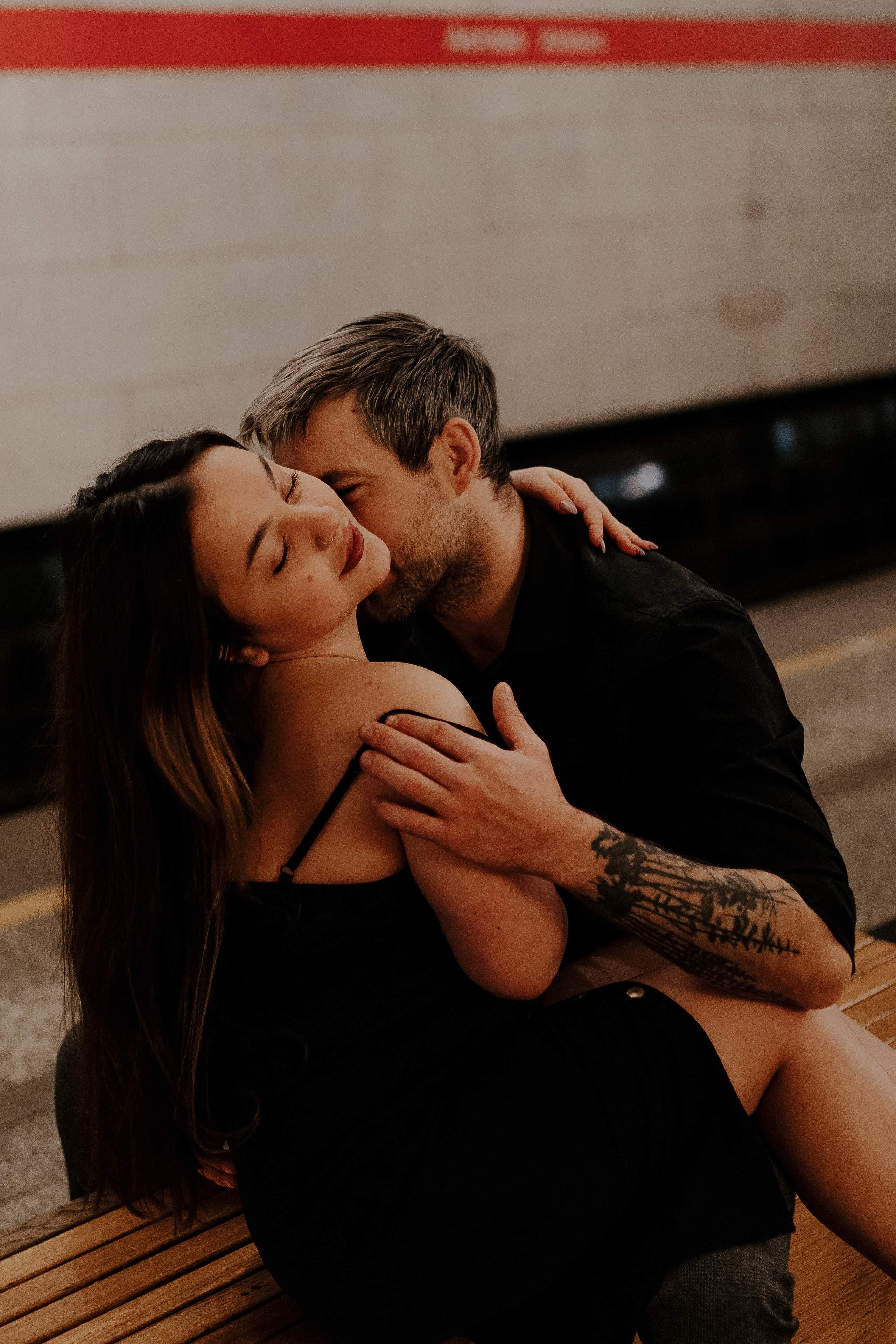 Lovestory в метро Петербурга. Фотограф в Санкт-Петербурге Лиза Семченкова