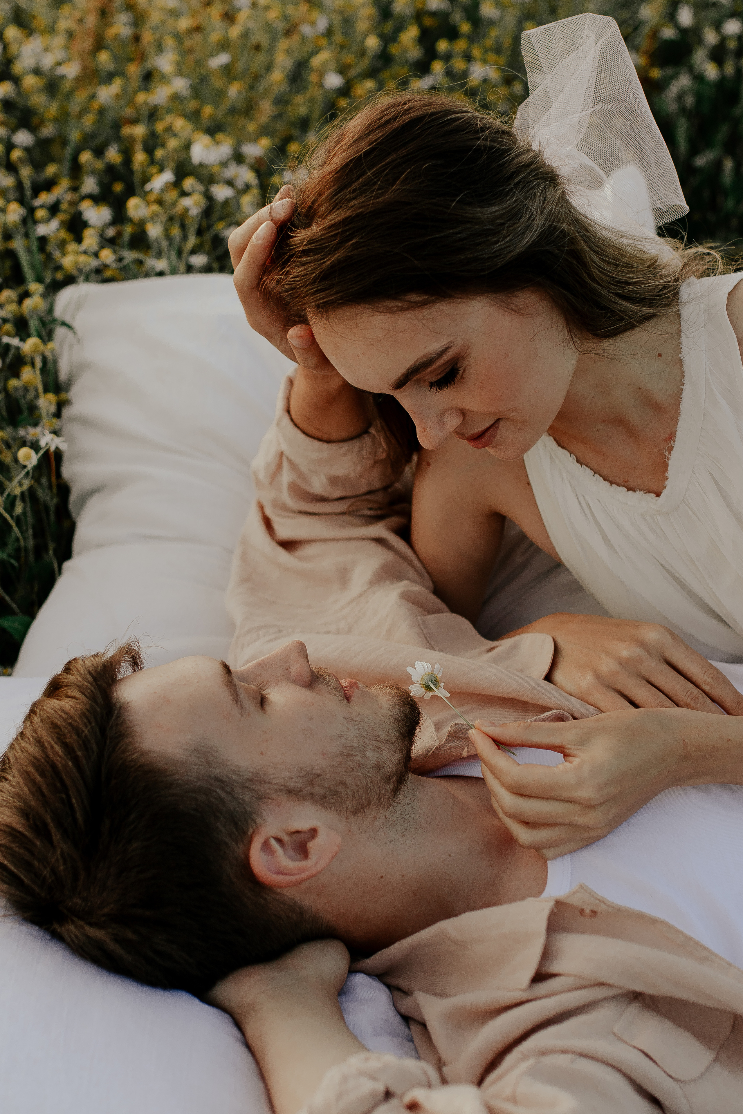 Нежная история любви в поле. Фотограф в Санкт-Петербурге Лиза Семченкова