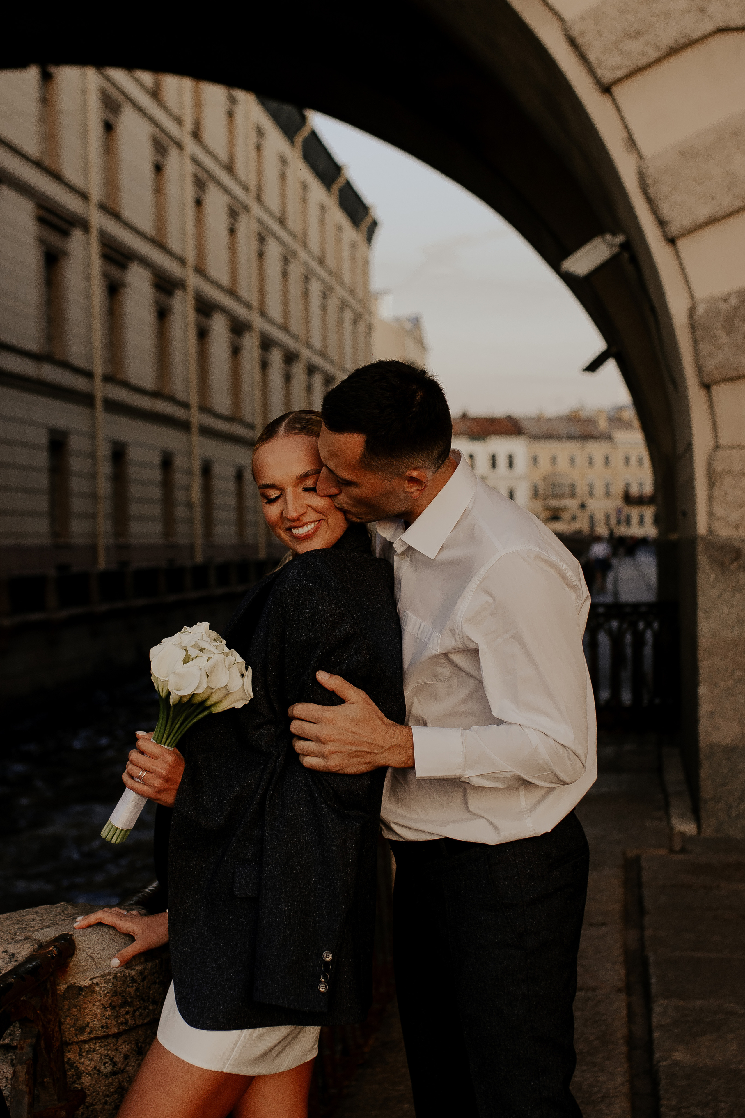 Свадебная прогулка по улицам Петербурга. Фотограф в Санкт-Петербурге Лиза Семченкова