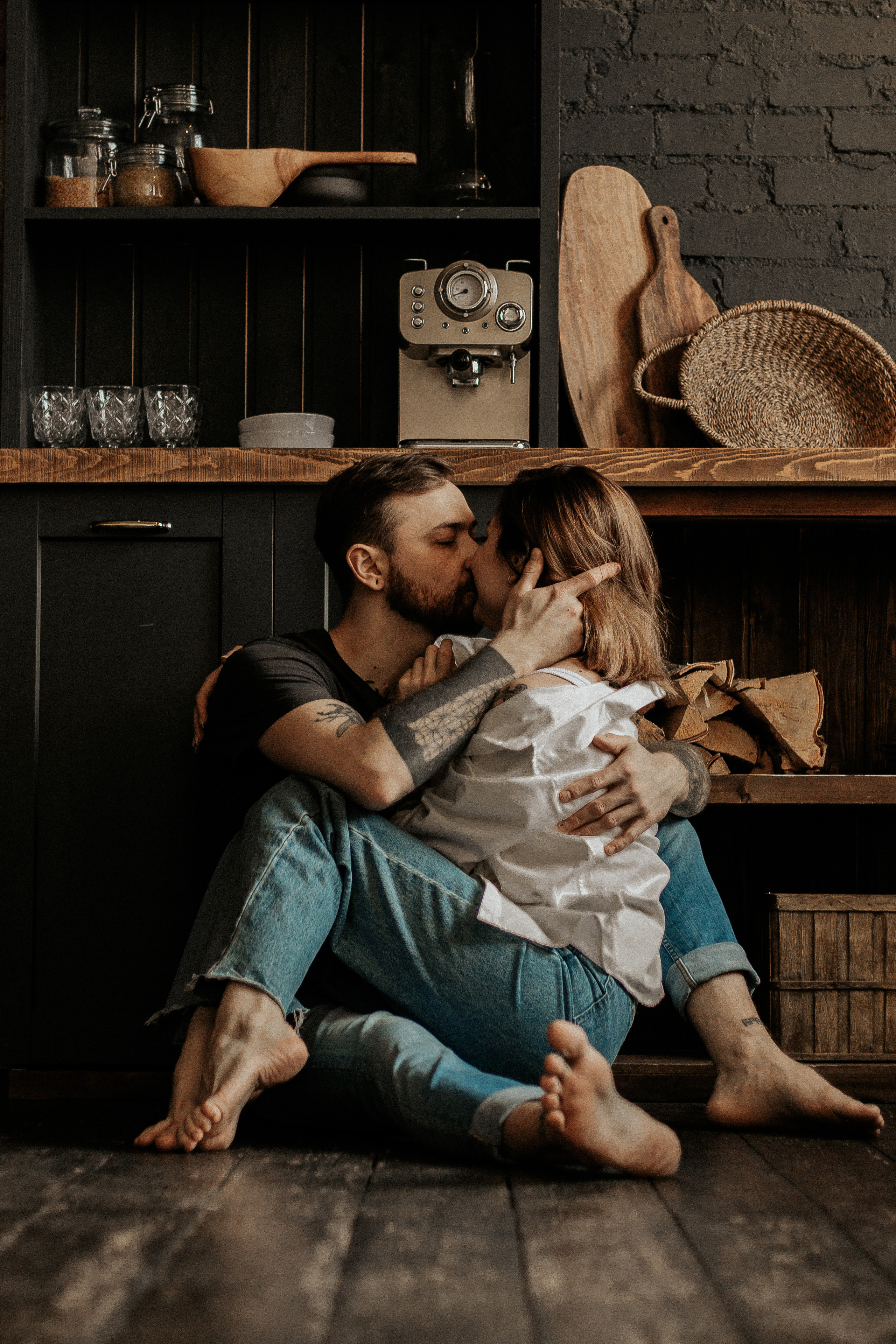 Лайфстайл фотосессия для двоих на кухне. Фотограф в Санкт-Петербурге Лиза Семченкова