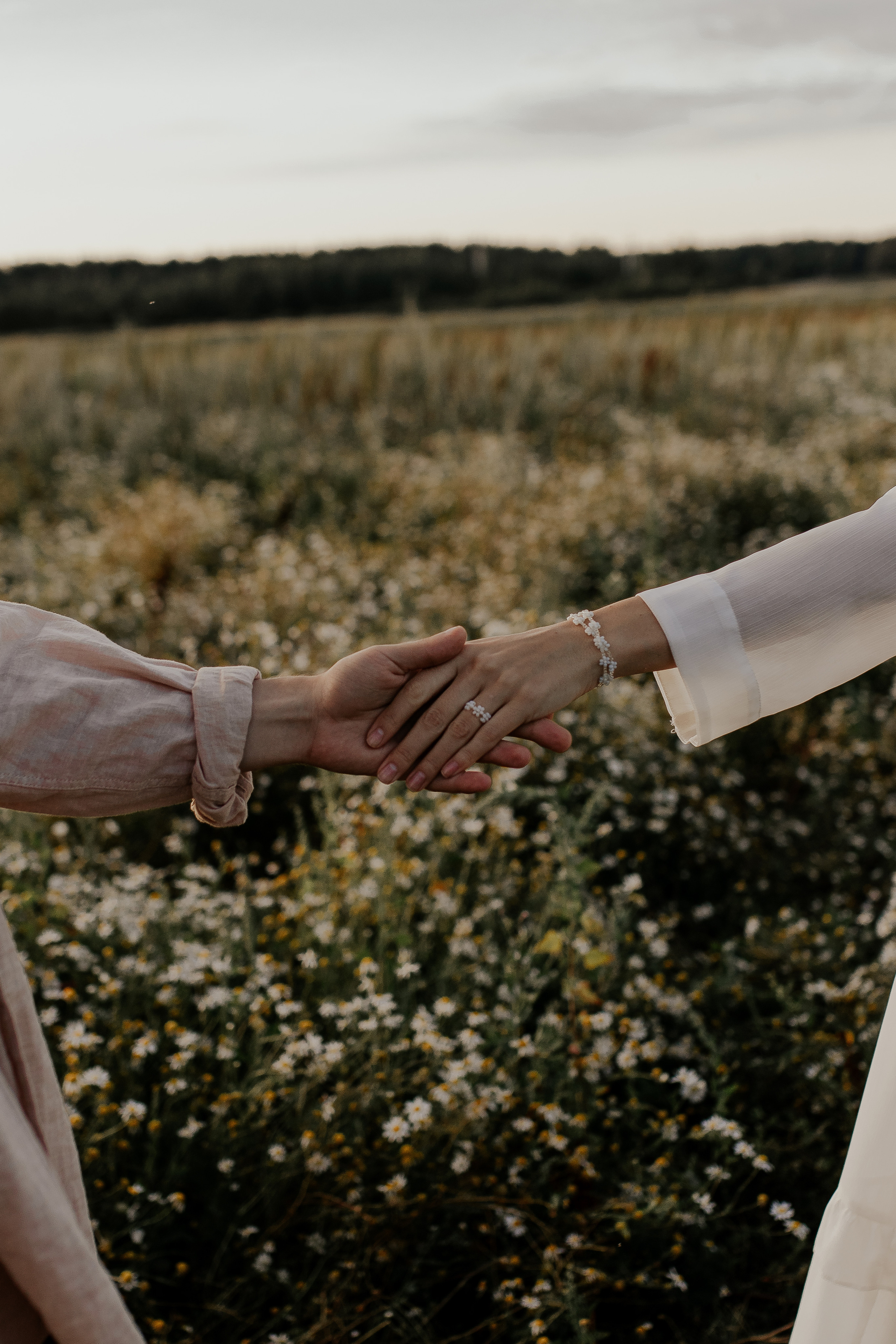 Нежная история любви в поле. Фотограф в Санкт-Петербурге Лиза Семченкова