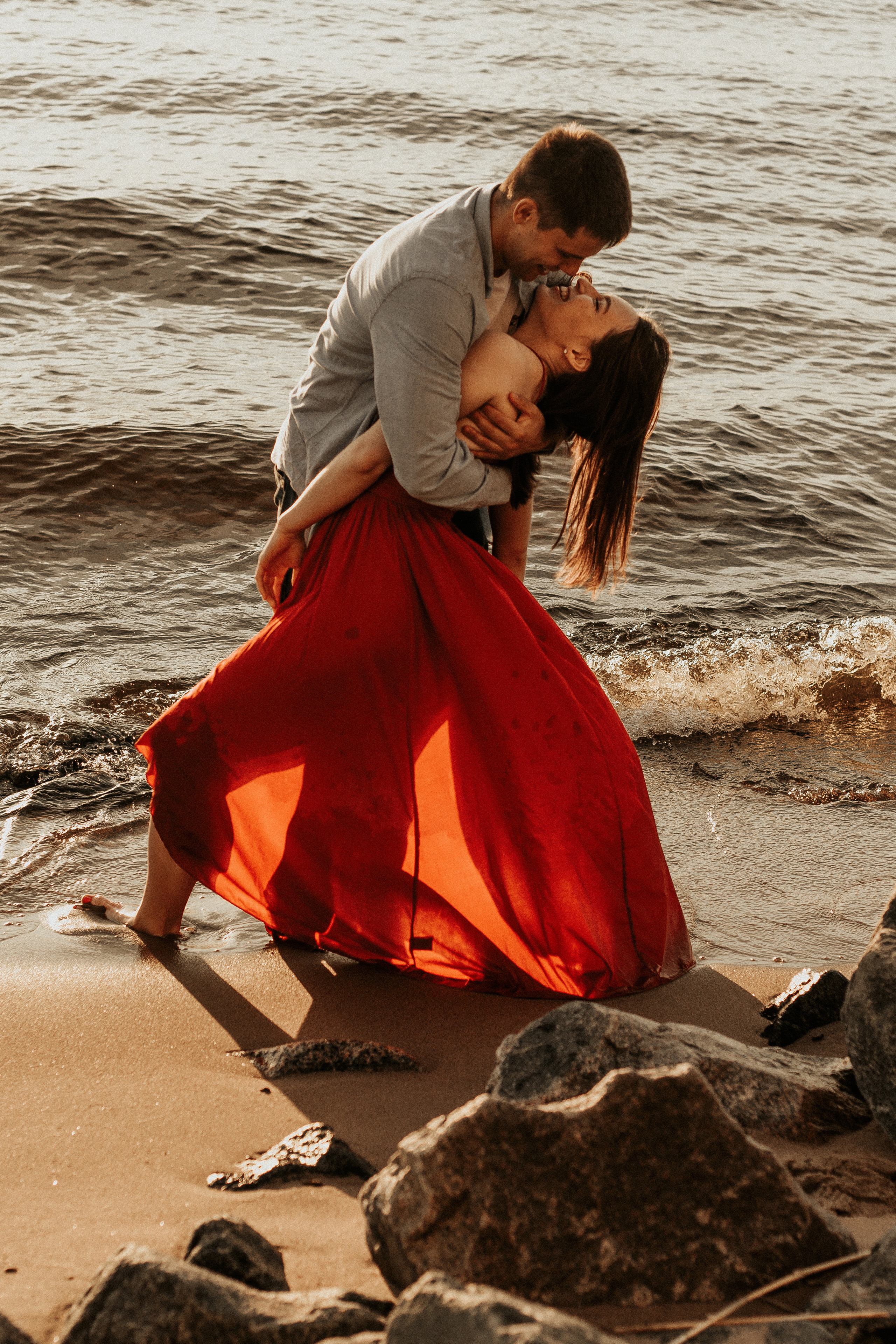 Лавстори на заливе в Петербурге. Фотограф в Санкт-Петербурге Лиза Семченкова