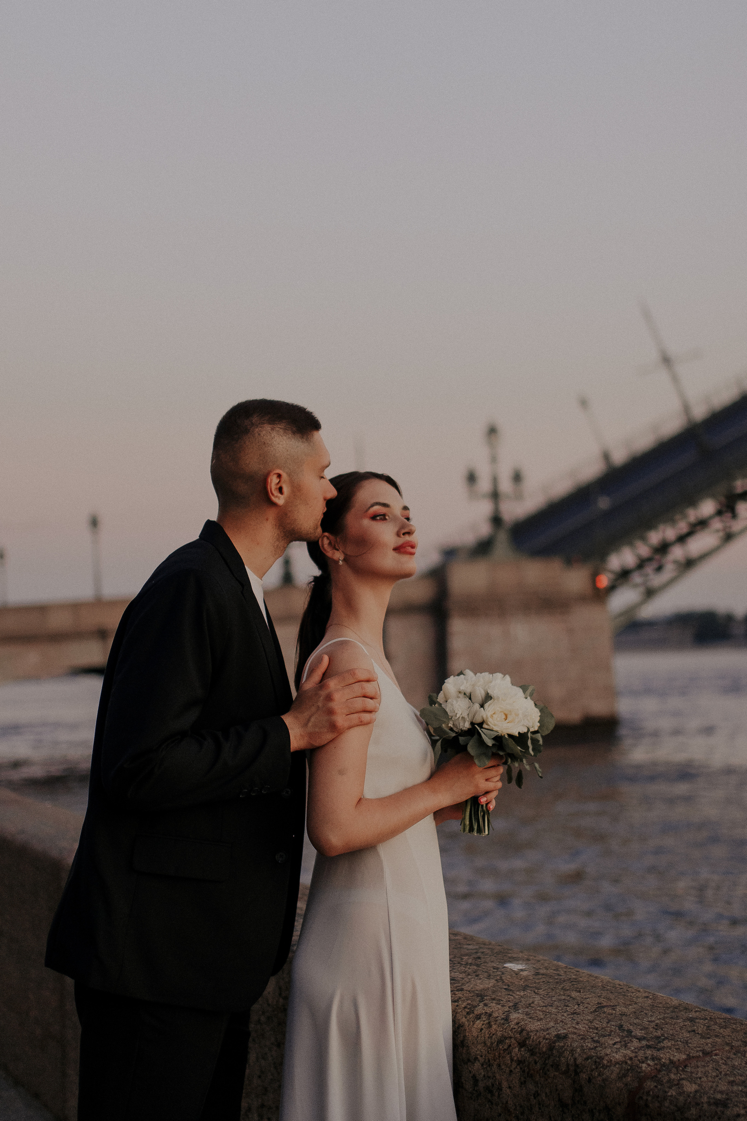 Свадебная фотосессия у разводных мостов. Фотограф в Санкт-Петербурге Лиза Семченкова