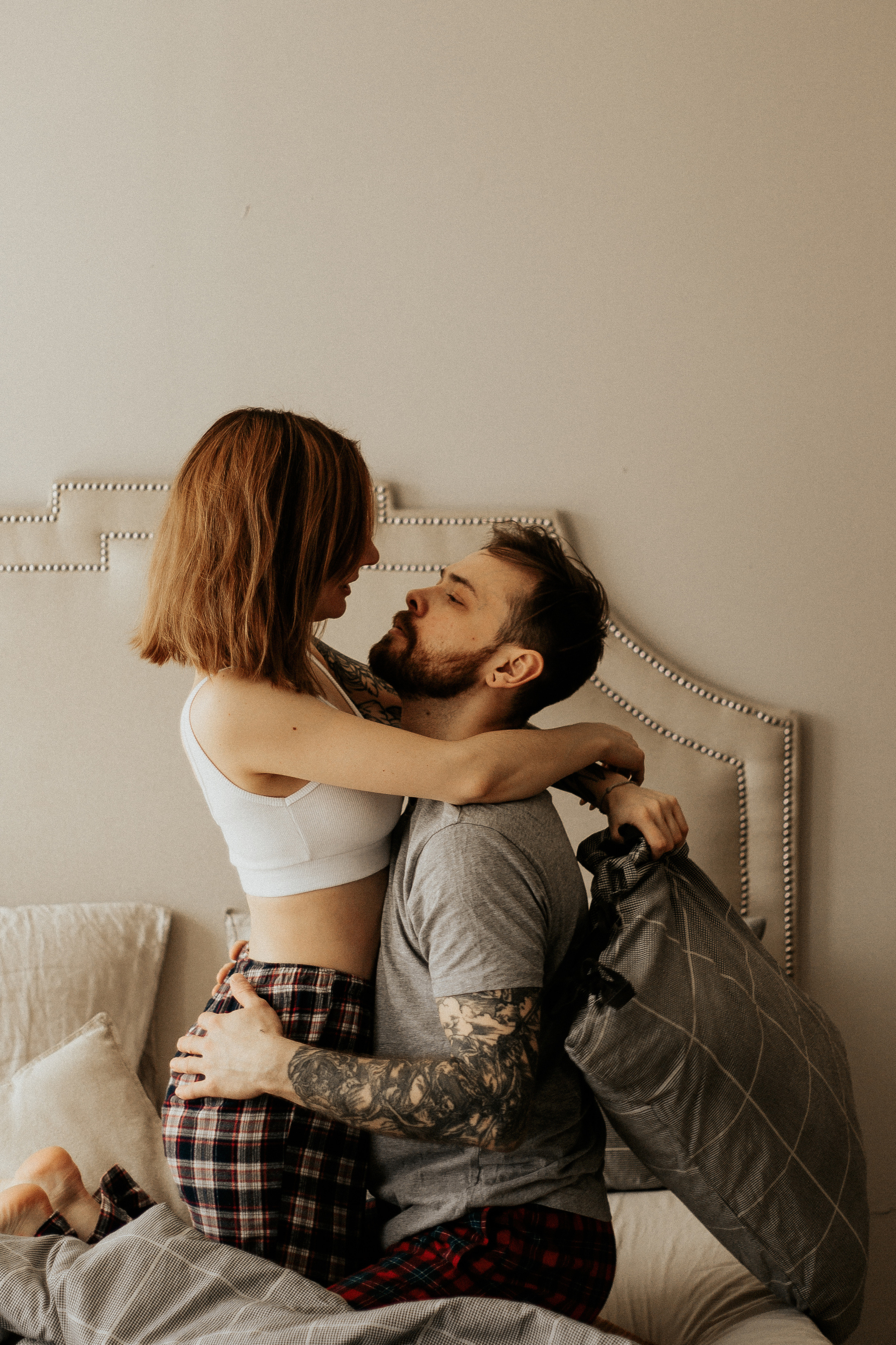 Лайфстайл фотосессия для двоих на кухне. Фотограф в Санкт-Петербурге Лиза Семченкова