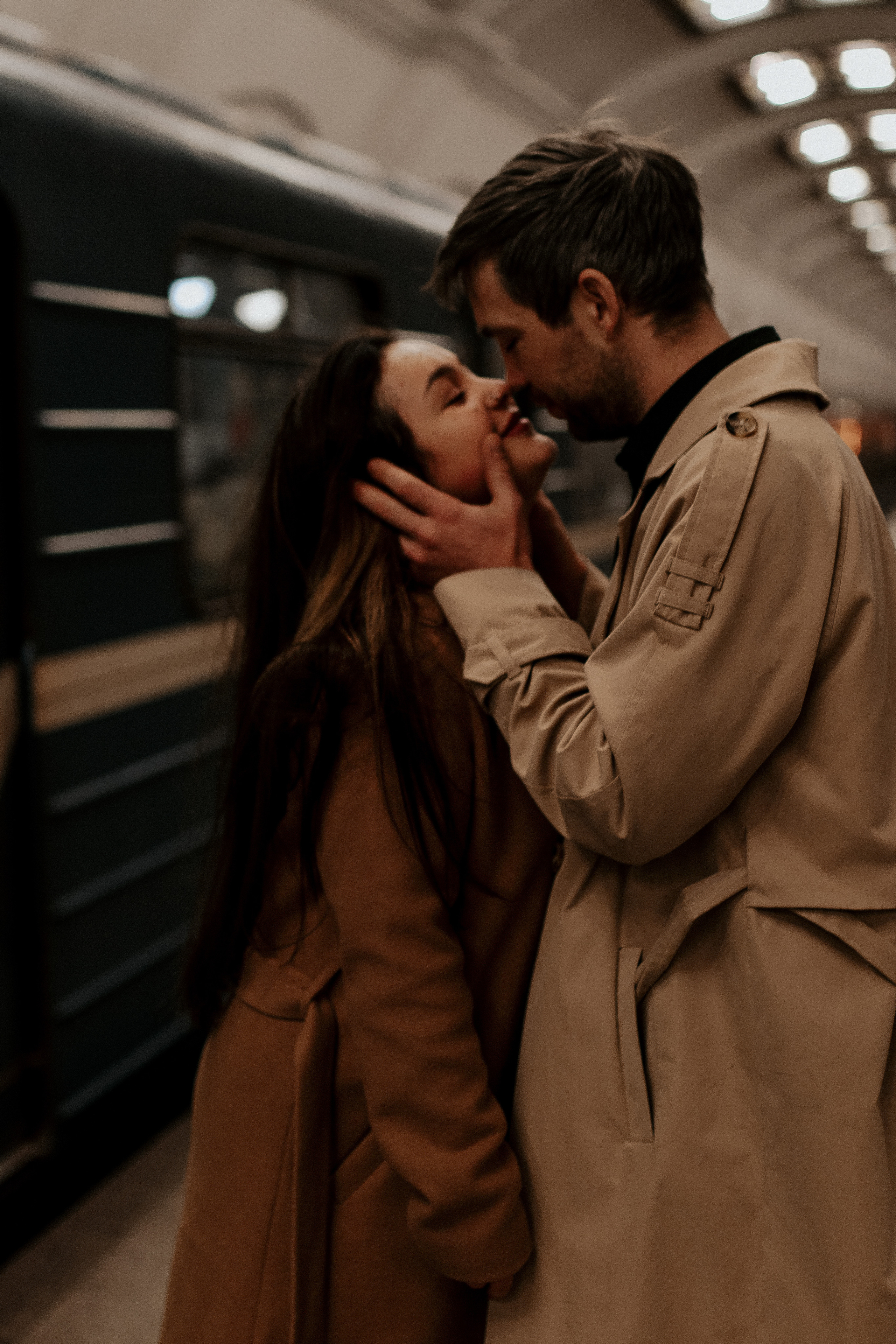 Lovestory в метро Петербурга. Фотограф в Санкт-Петербурге Лиза Семченкова