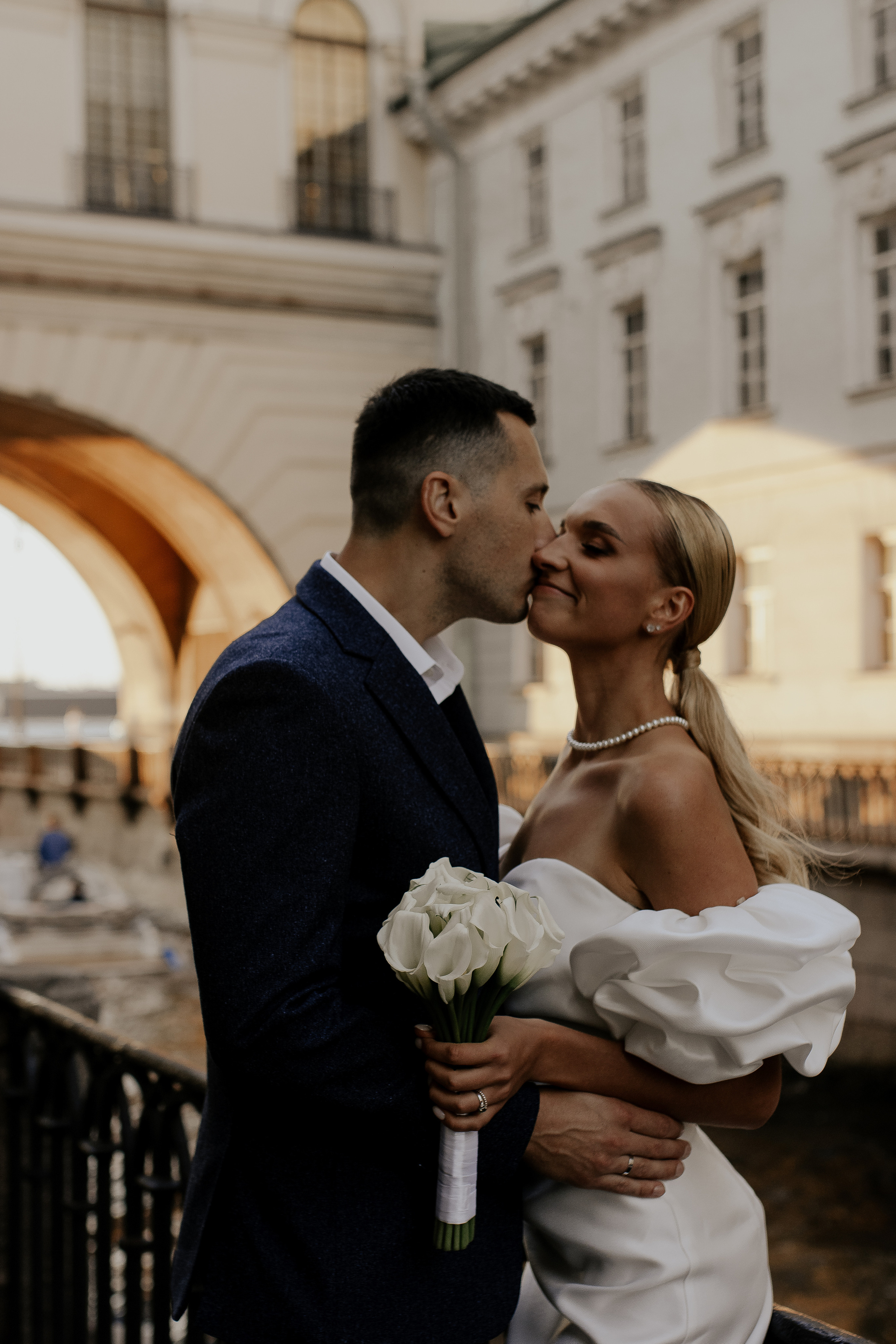 Свадебная прогулка по улицам Петербурга. Фотограф в Санкт-Петербурге Лиза Семченкова