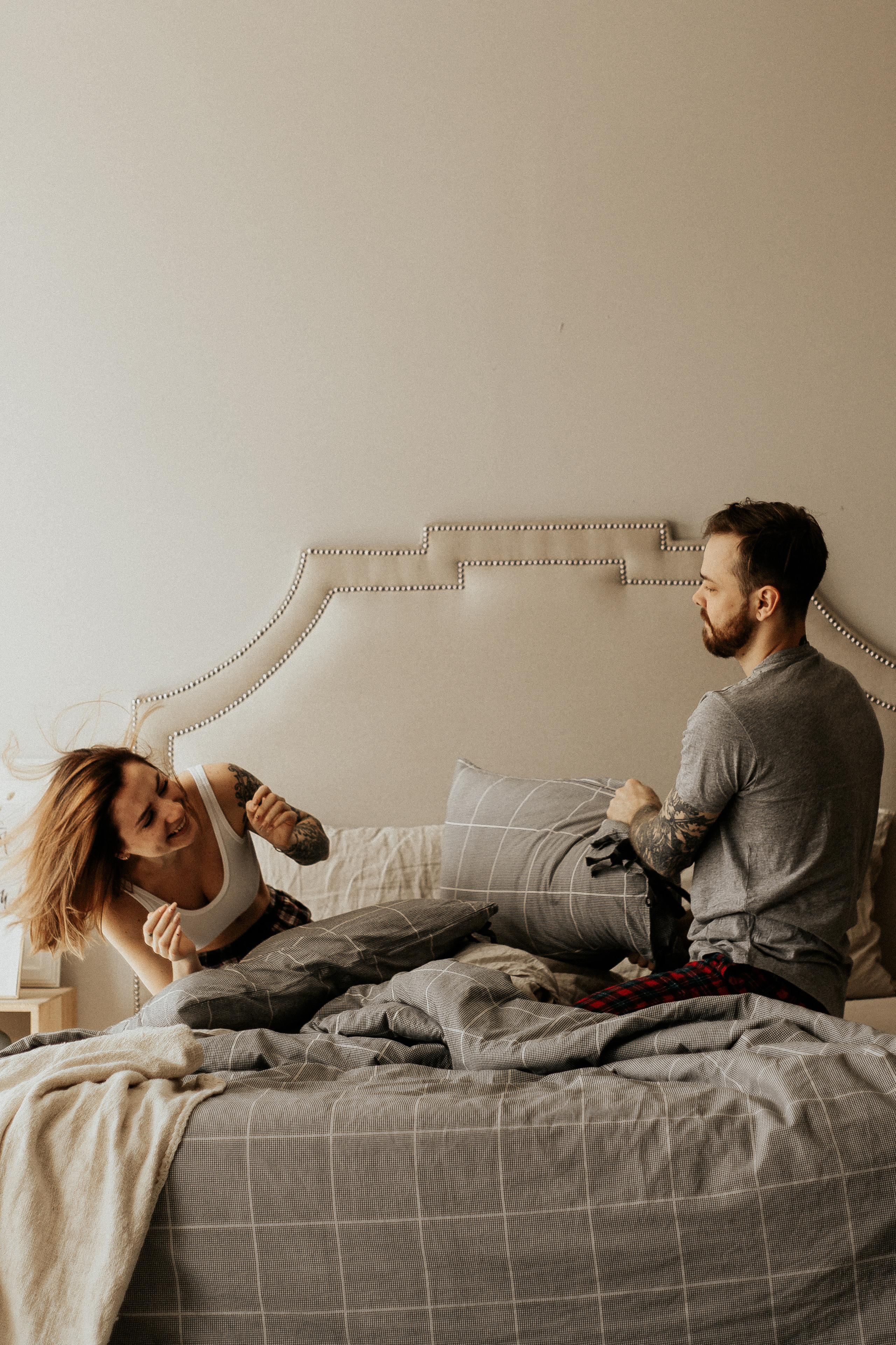 Лайфстайл фотосессия для двоих на кухне. Фотограф в Санкт-Петербурге Лиза Семченкова