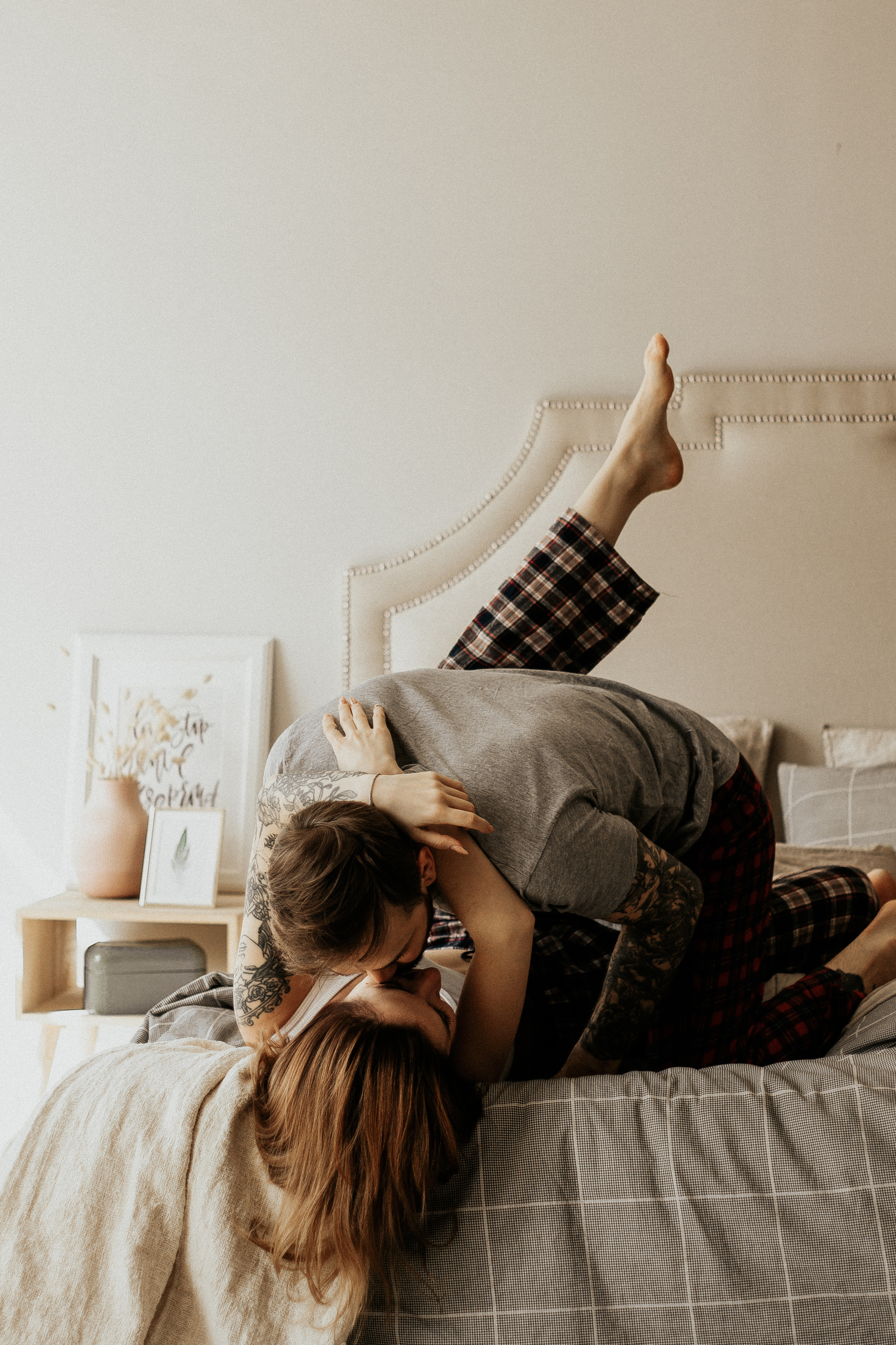 Лайфстайл фотосессия для двоих на кухне. Фотограф в Санкт-Петербурге Лиза Семченкова