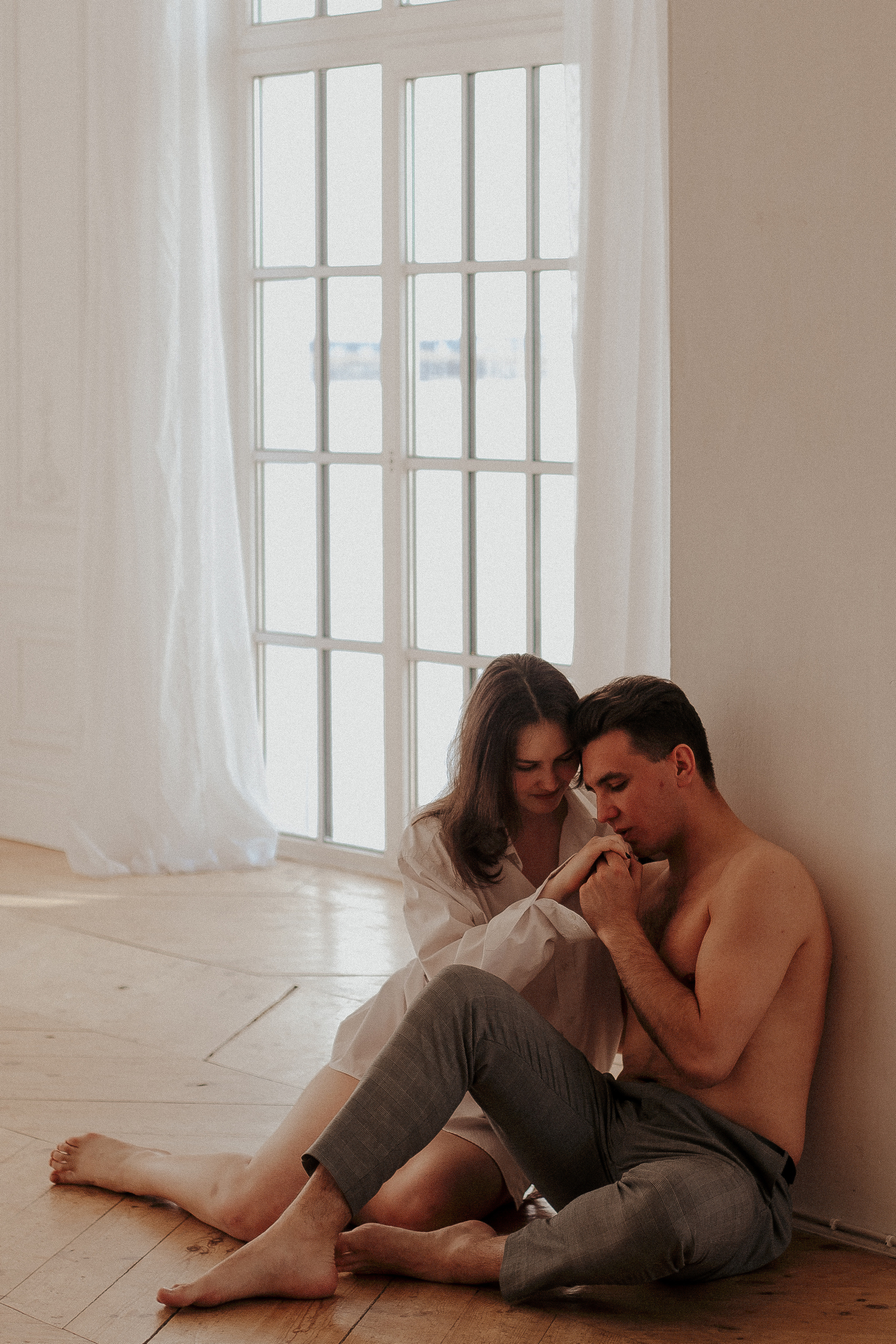 Любовная фотосессия в студии Спб. Фотограф в Санкт-Петербурге Лиза Семченкова