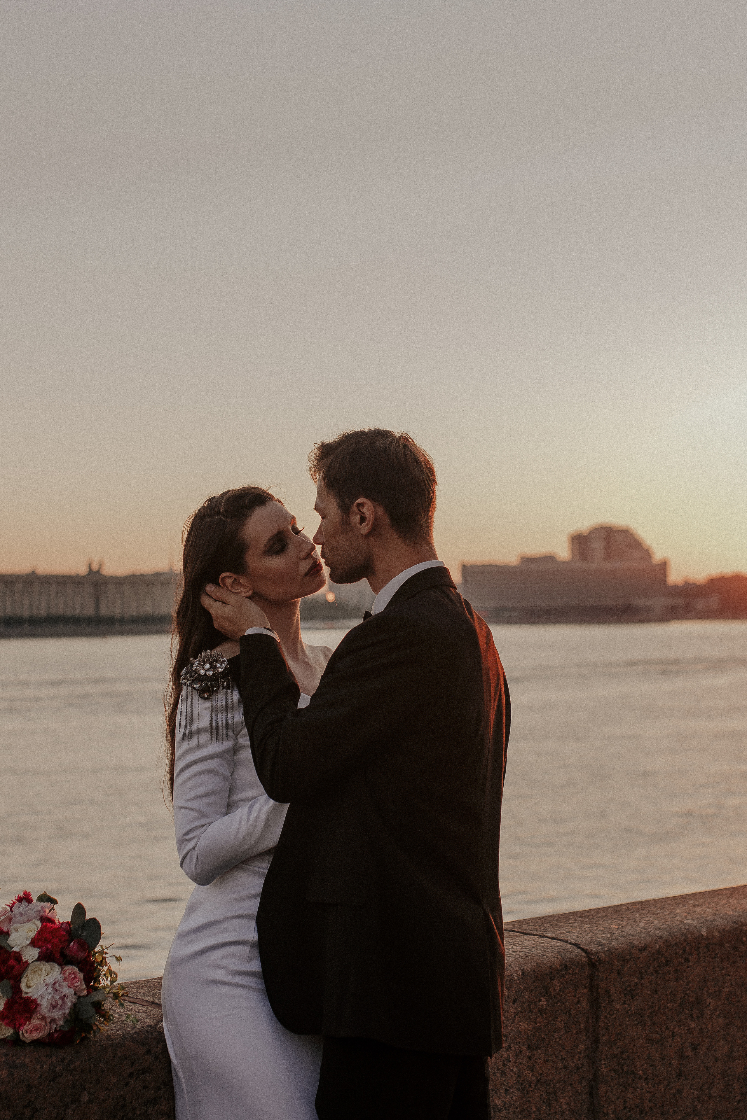 Свадьба на рассвете в Петербурге. Фотограф в Санкт-Петербурге Лиза Семченкова