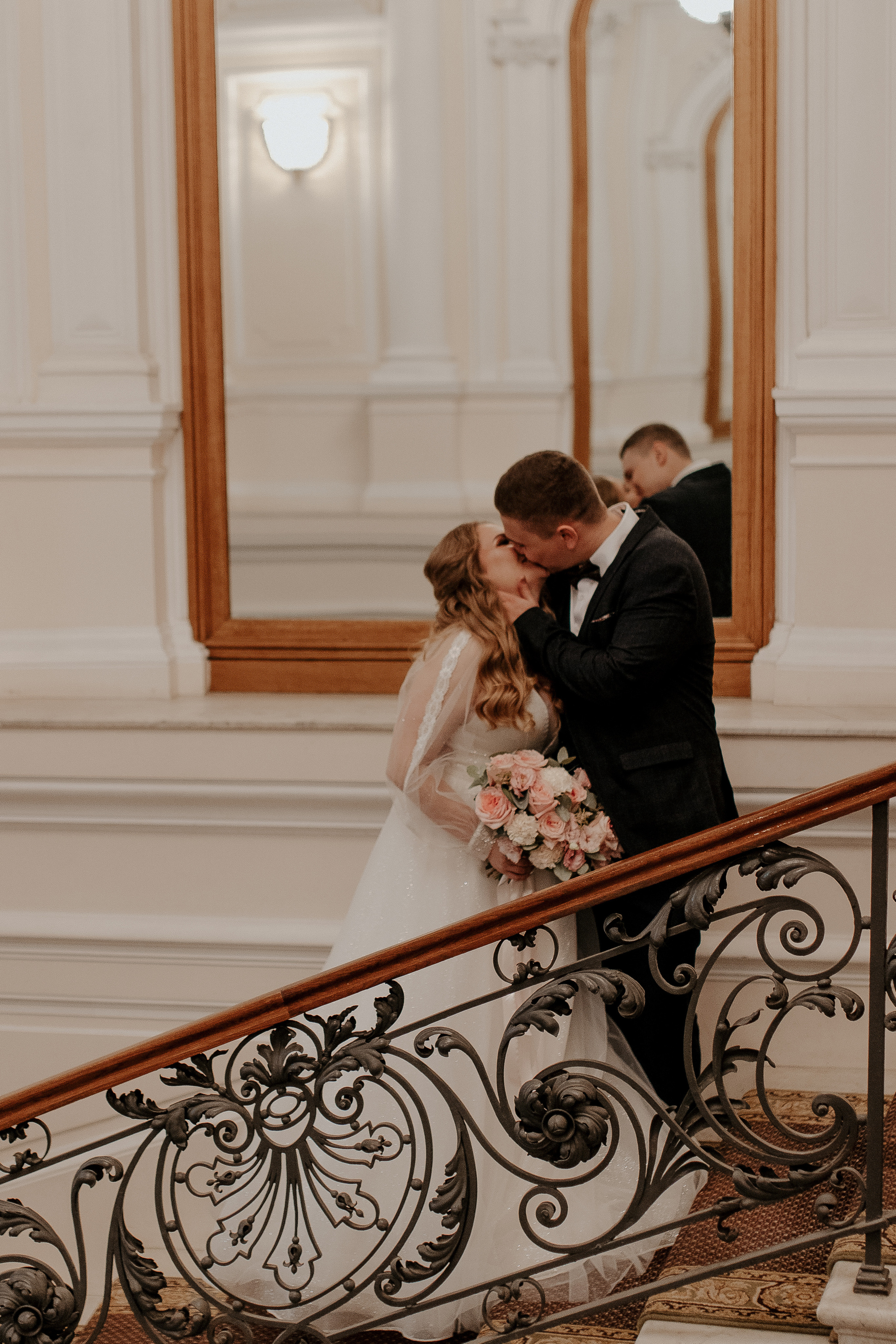 Свадебная съемка в кинотеатре Петербурга. Фотограф в Санкт-Петербурге Лиза Семченкова