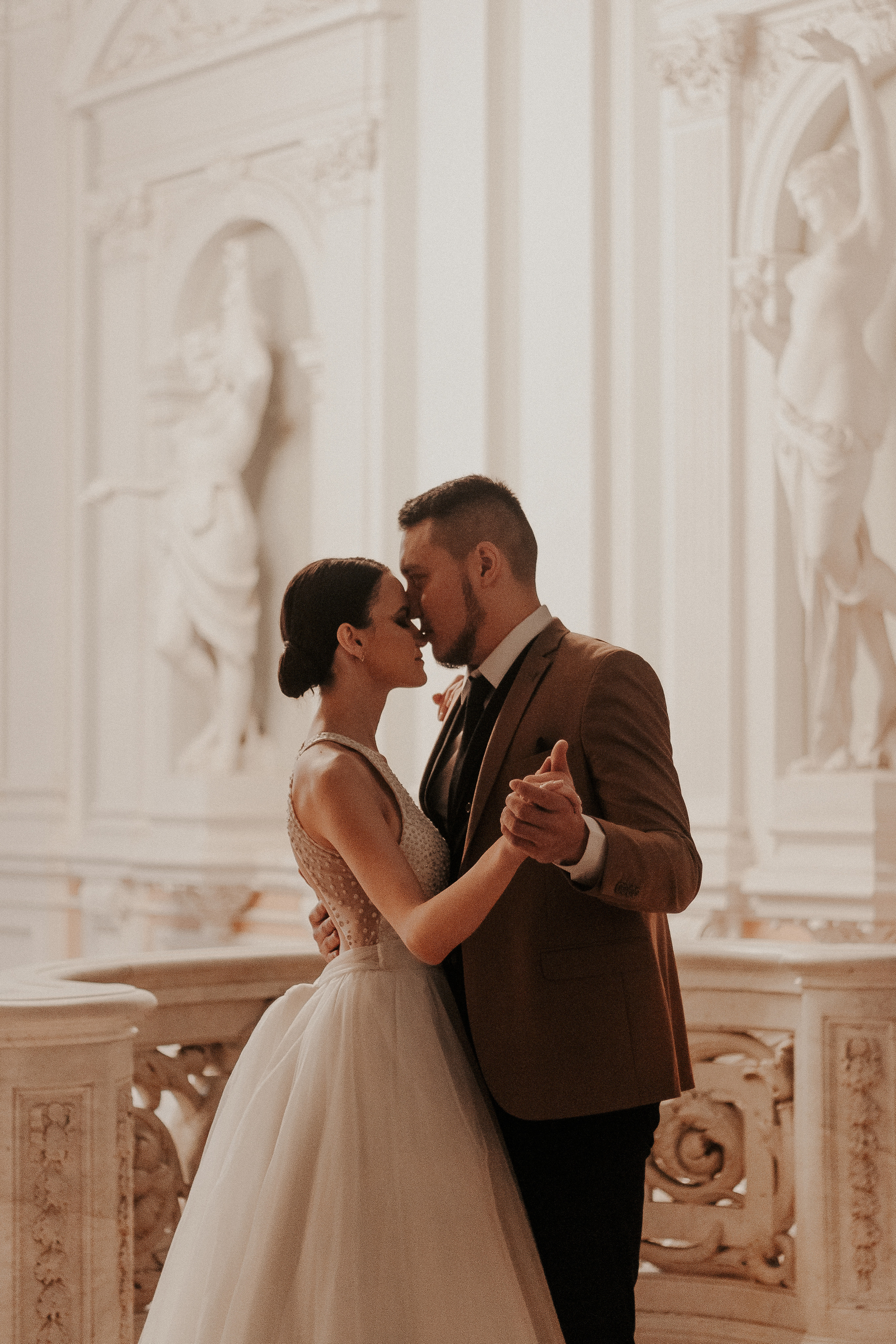 Нежная свадебная история в первом дворце Петербурга. Фотограф в Санкт-Петербурге Лиза Семченкова