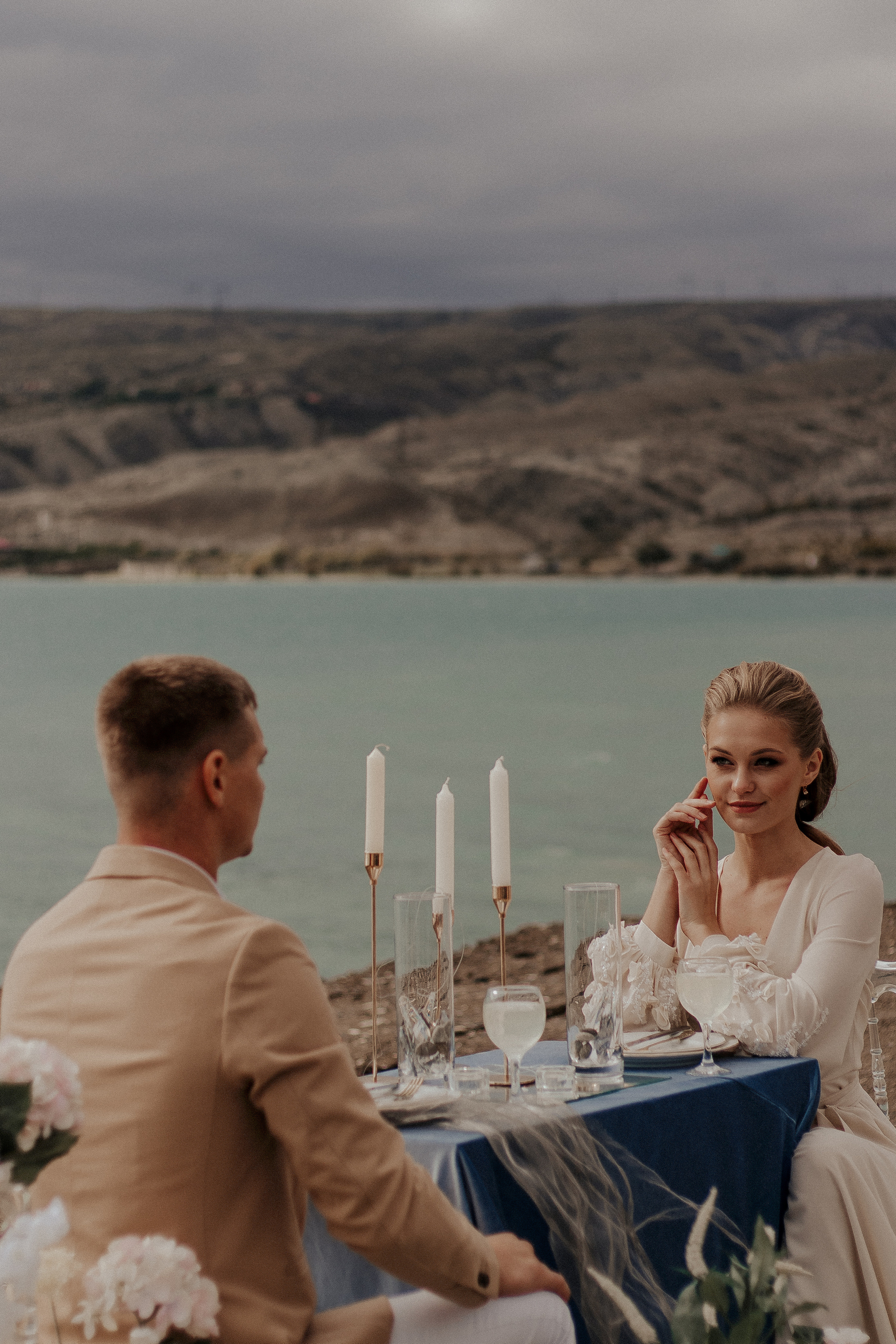 Море внутри — свадебная фотосессия у озера в Дагестане. Фотограф в Санкт-Петербурге Лиза Семченкова