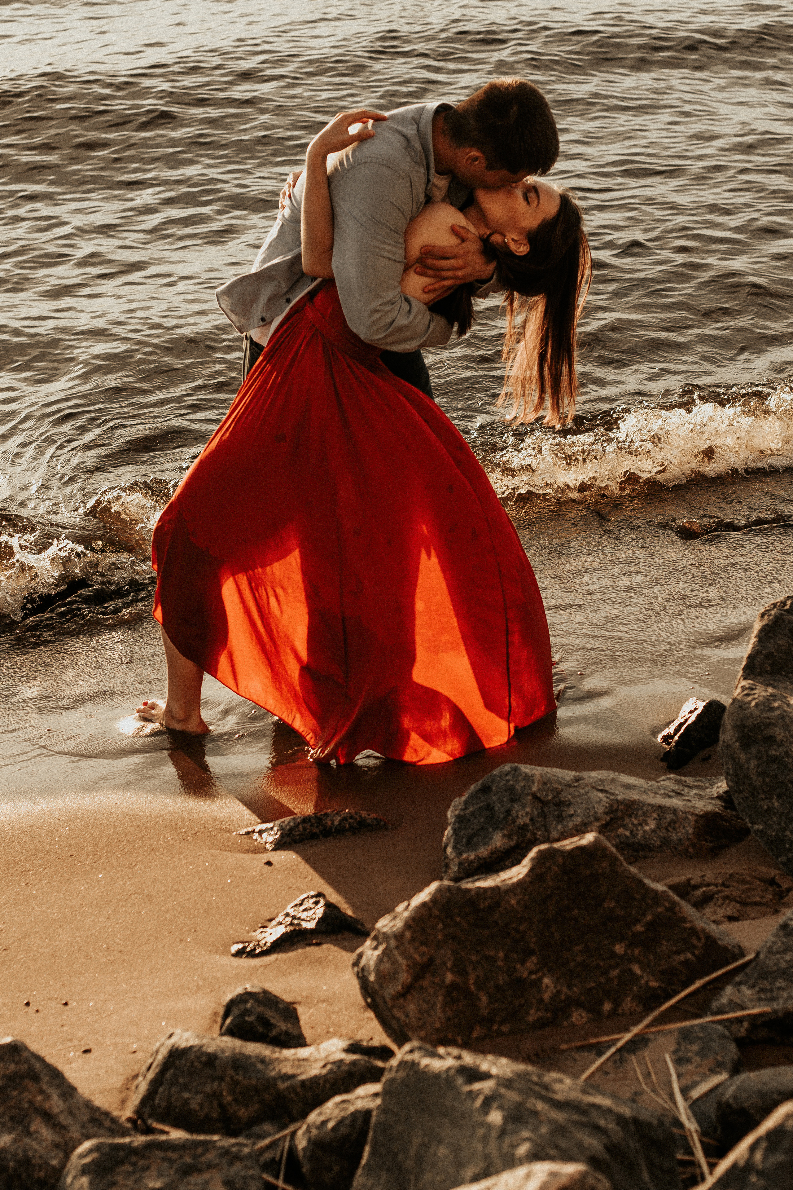 Лавстори на заливе в Петербурге. Фотограф в Санкт-Петербурге Лиза Семченкова