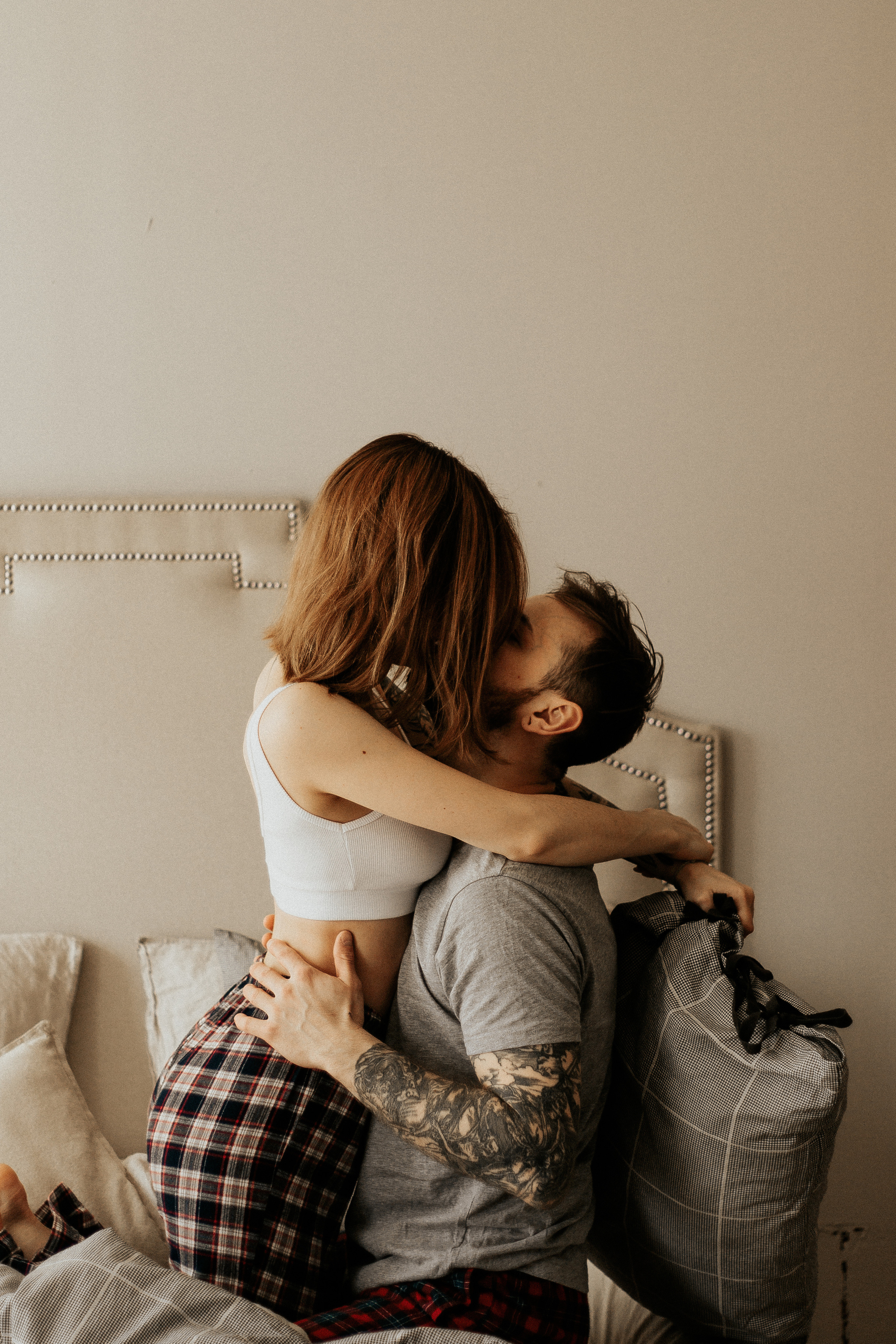 Лайфстайл фотосессия для двоих на кухне. Фотограф в Санкт-Петербурге Лиза Семченкова