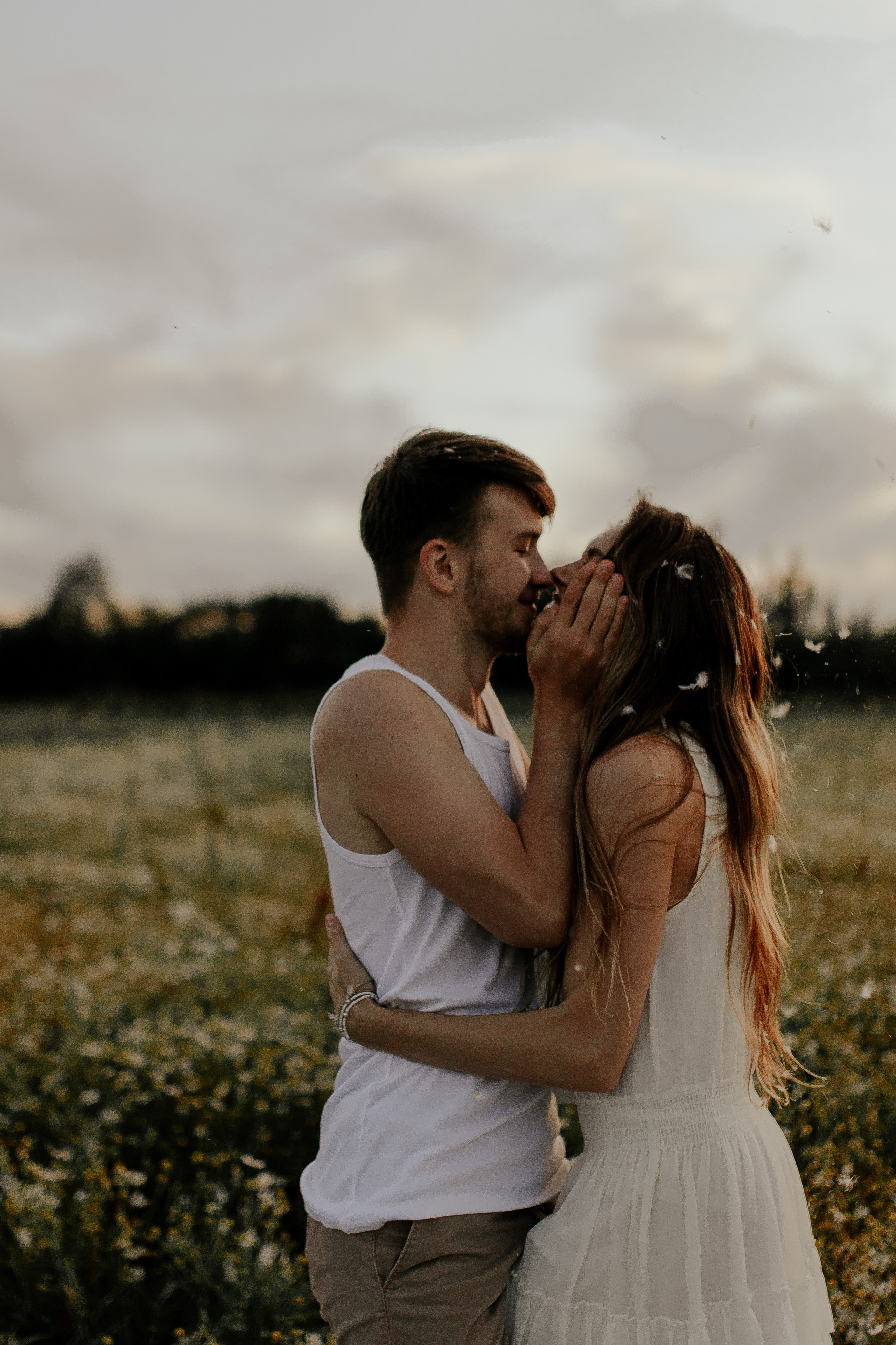 Нежная история любви в поле. Фотограф в Санкт-Петербурге Лиза Семченкова