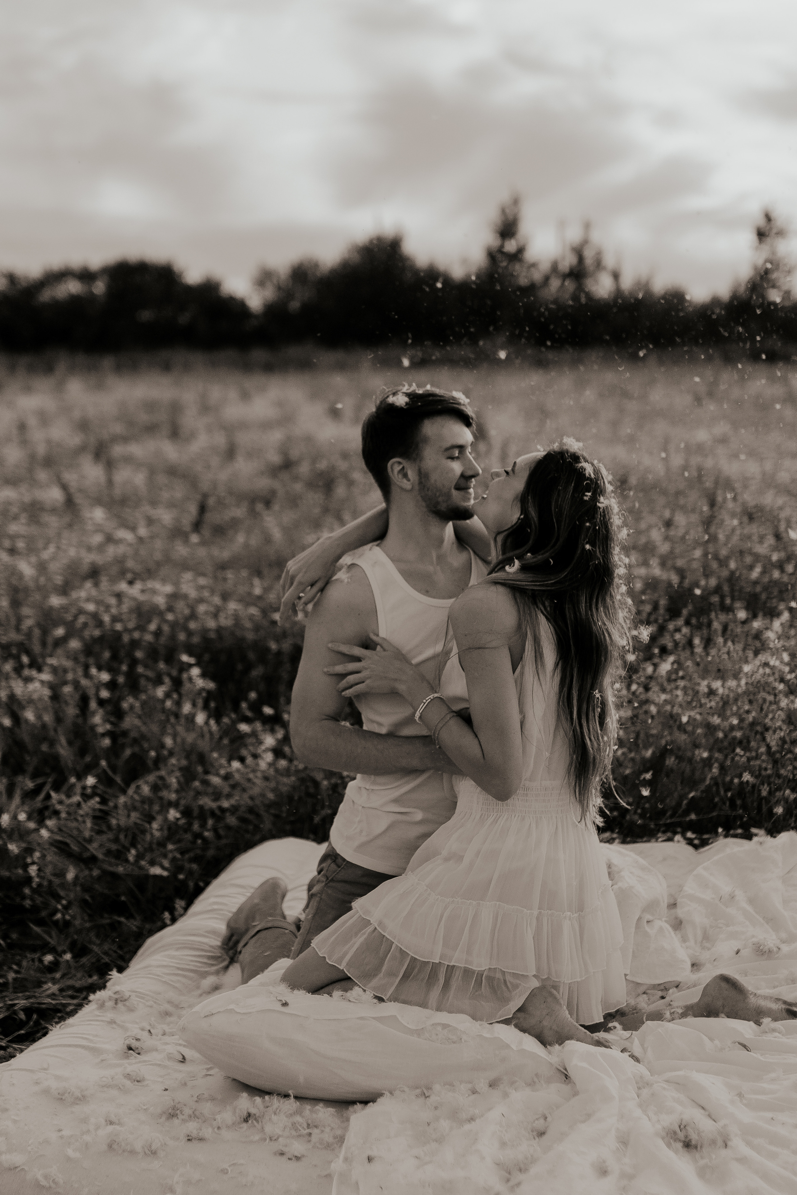 Нежная история любви в поле. Фотограф в Санкт-Петербурге Лиза Семченкова